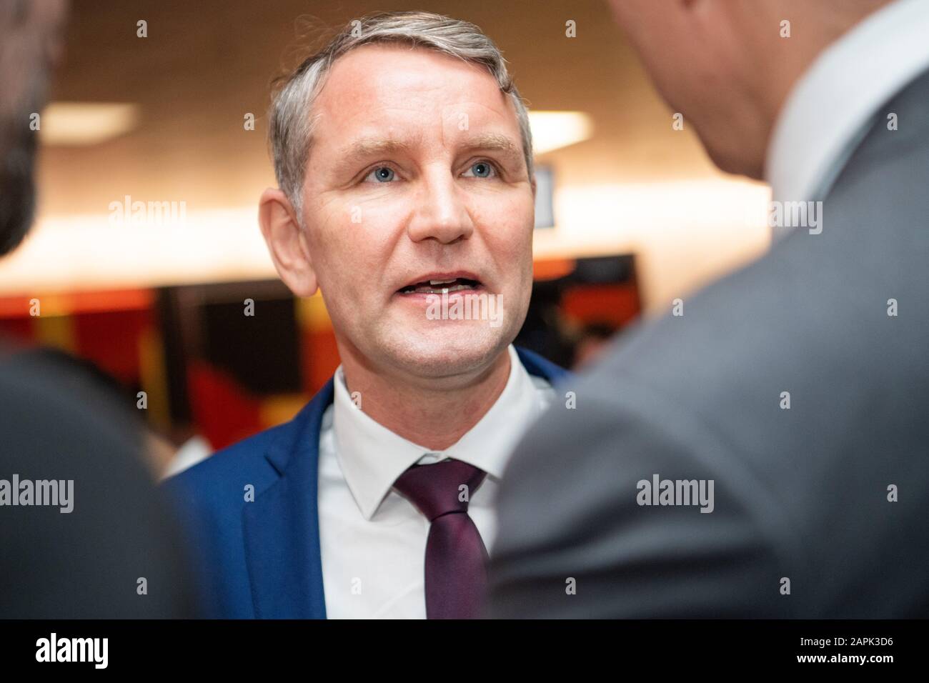 Stuttgart, Deutschland. Januar 2020. Björn Höcke, Vorsitzender der AfD Thüringen Bundestagsfraktion, nimmt am Neujahrsempfang der AfD Baden-Württemberg-Bundestagsfraktion im Foyer des Landtags in Stuttgart Teil. Kredit: Tom Weller / dpa / Alamy Live News Stockfoto