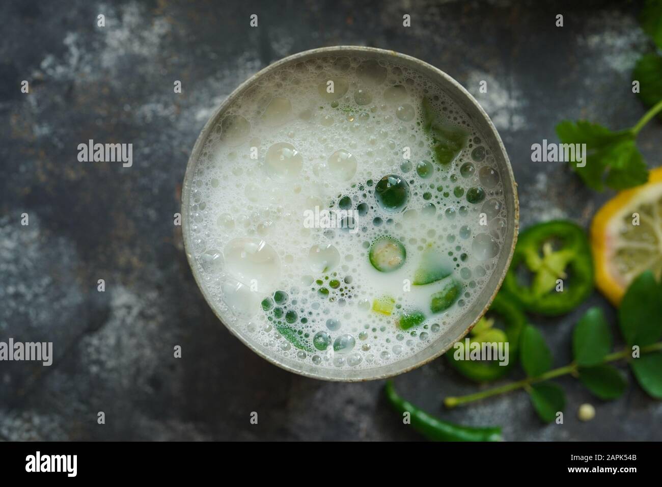 Buttermilch/Indischer Sambharam, erfrischendes Sommergetränk Stockfoto