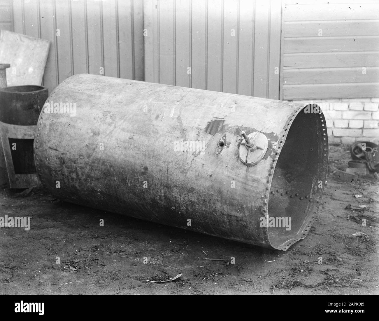9x12 Explosionsdatum: Undatierte Schlüsselwörter: Kessel, Explosionen Stockfoto