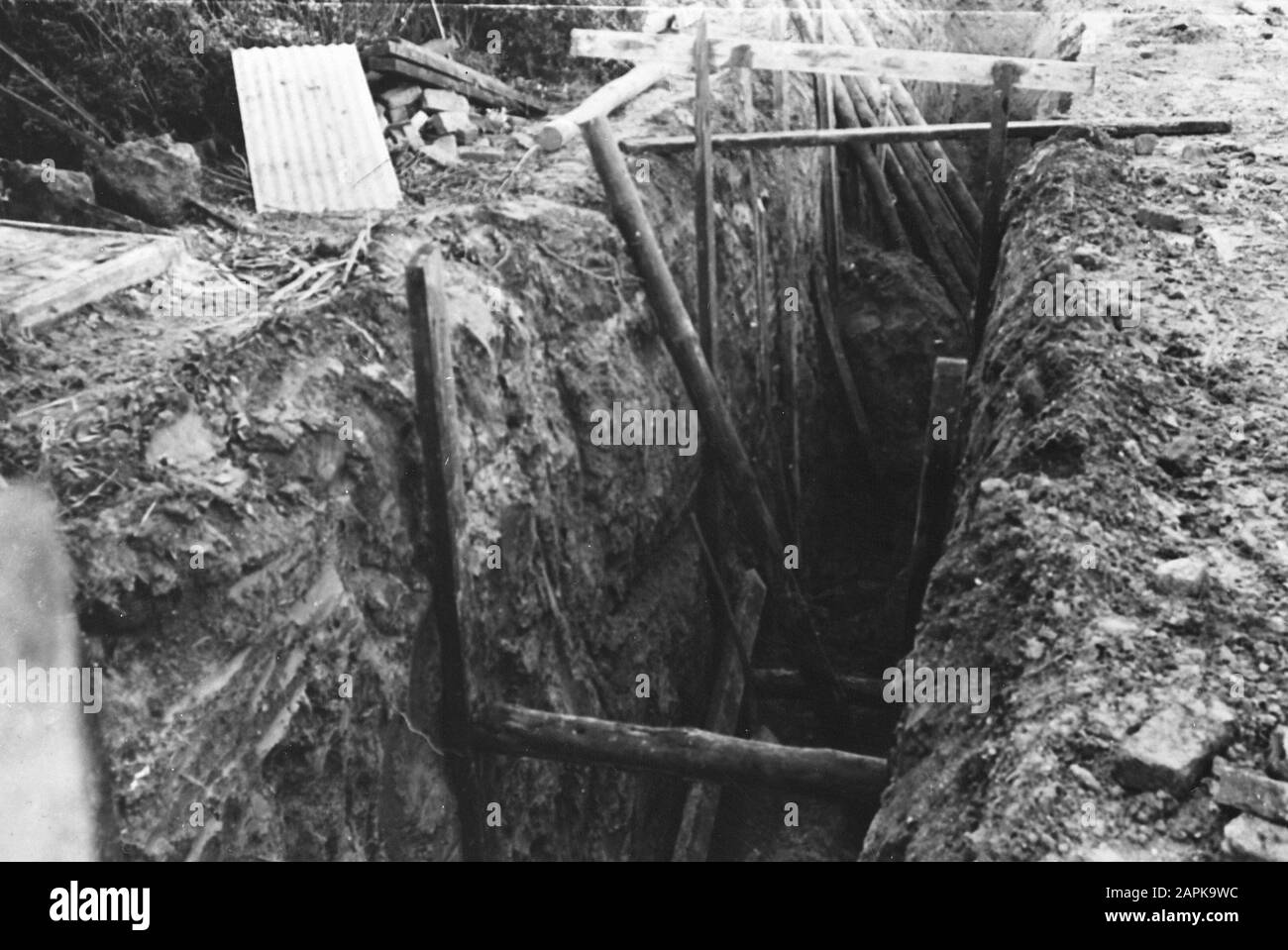 8.2x8.2 Struts bei Erdarbeiten Datum: Februar 1950 Schlagwörter: Erdarbeiten, Streben Stockfoto