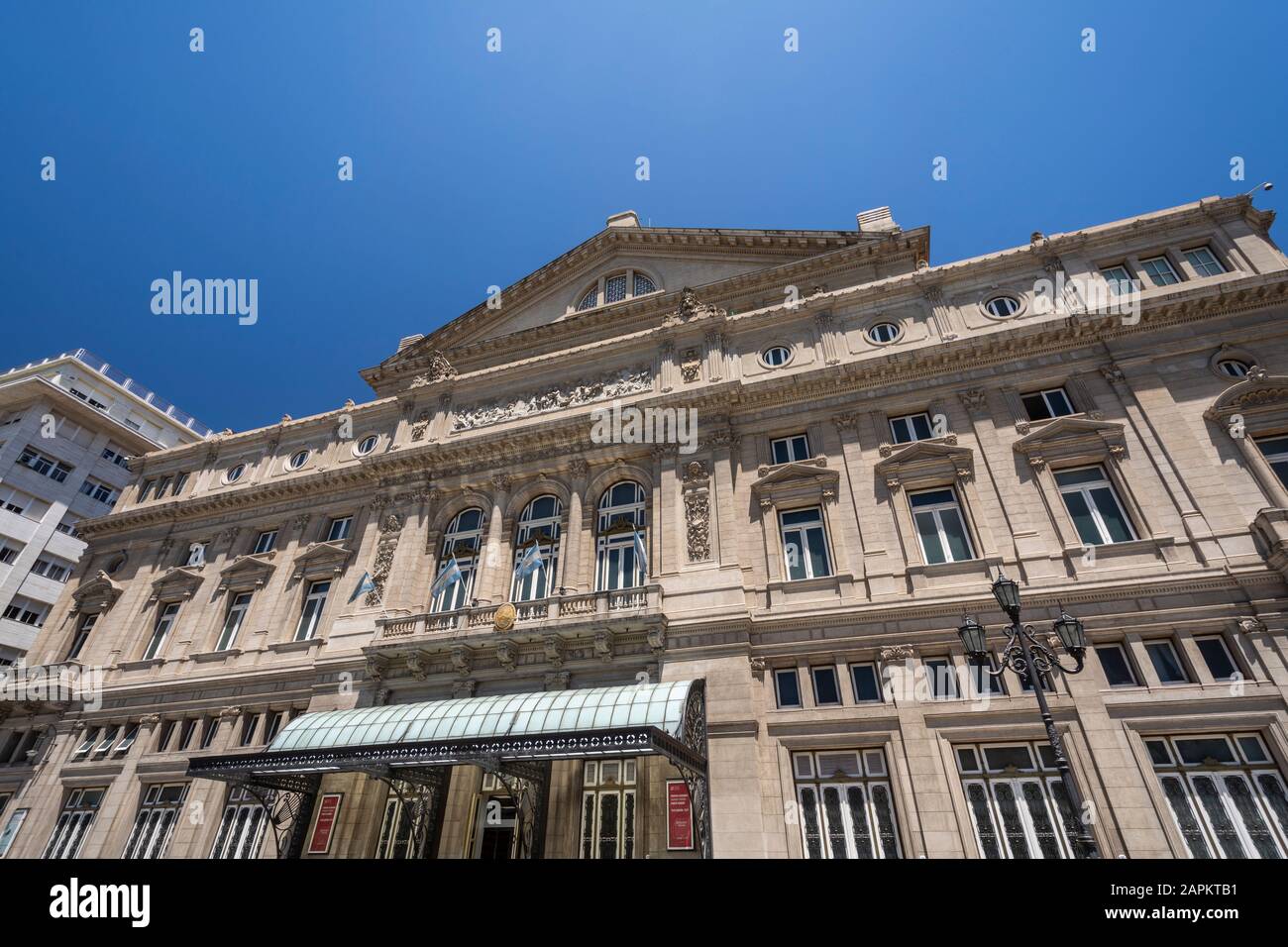 Schöner Blick auf die alte historische Architektur des Hauses "Colón" im Zentrum von Buenos Aires, Argentinien Stockfoto