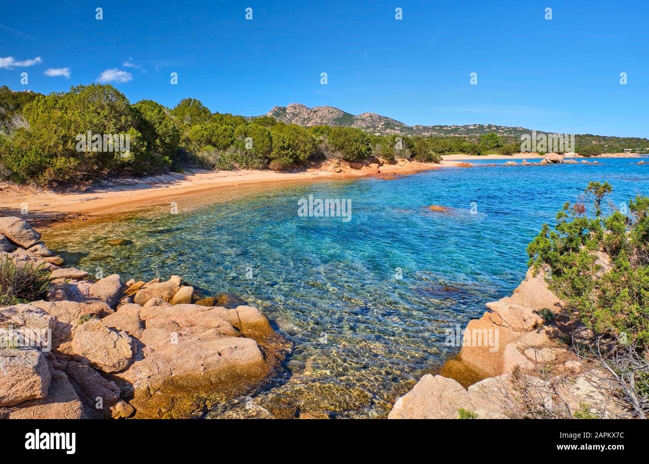 Italien, Provinz Sassari, Cala di Volpe, Costa Smeralda im Sommer Stockfoto