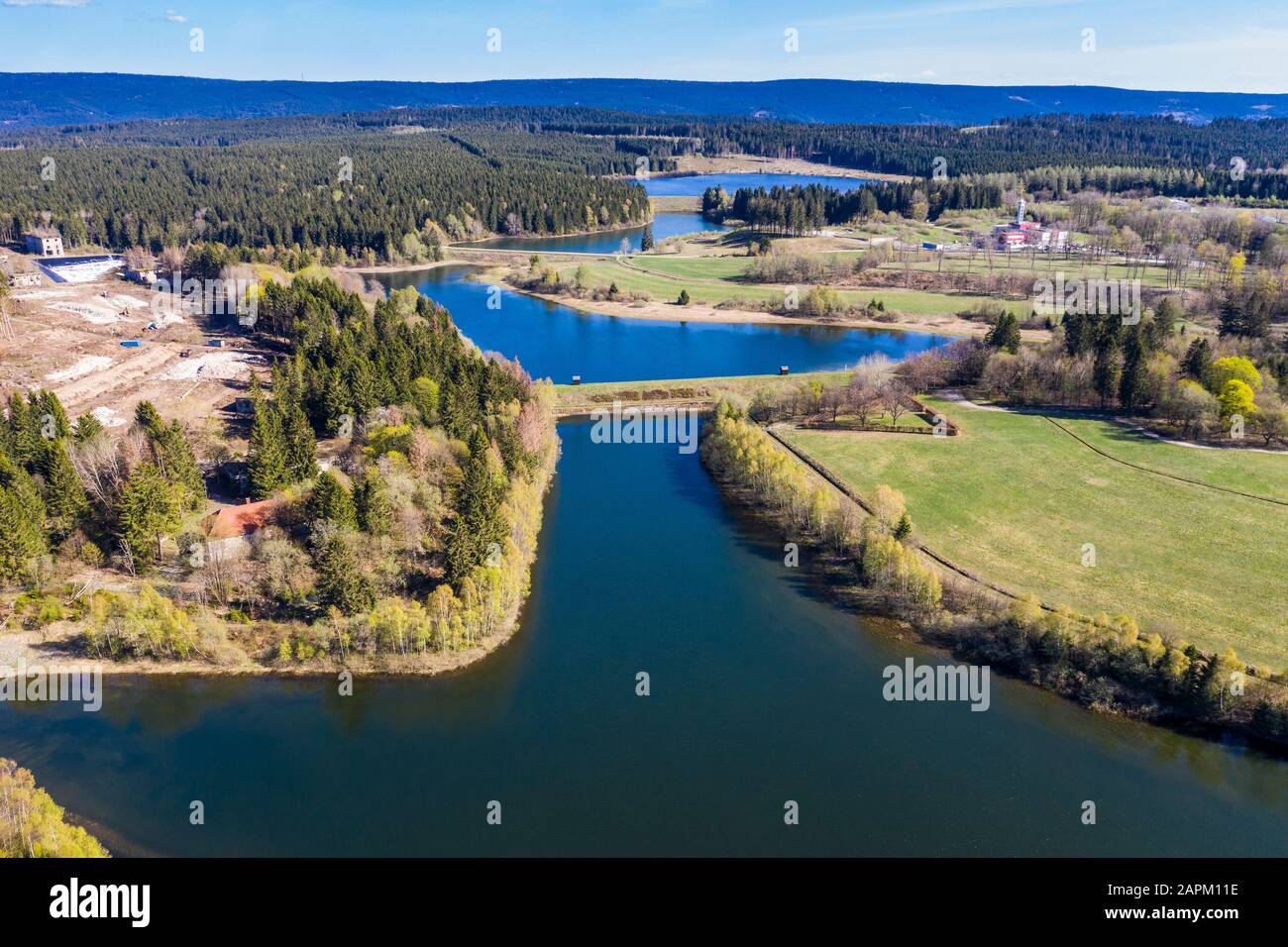Deutschland, Niedersachsen, Goslar, Luftaufnahme des Oberharzer Wasserregals im Frühjahr Stockfoto