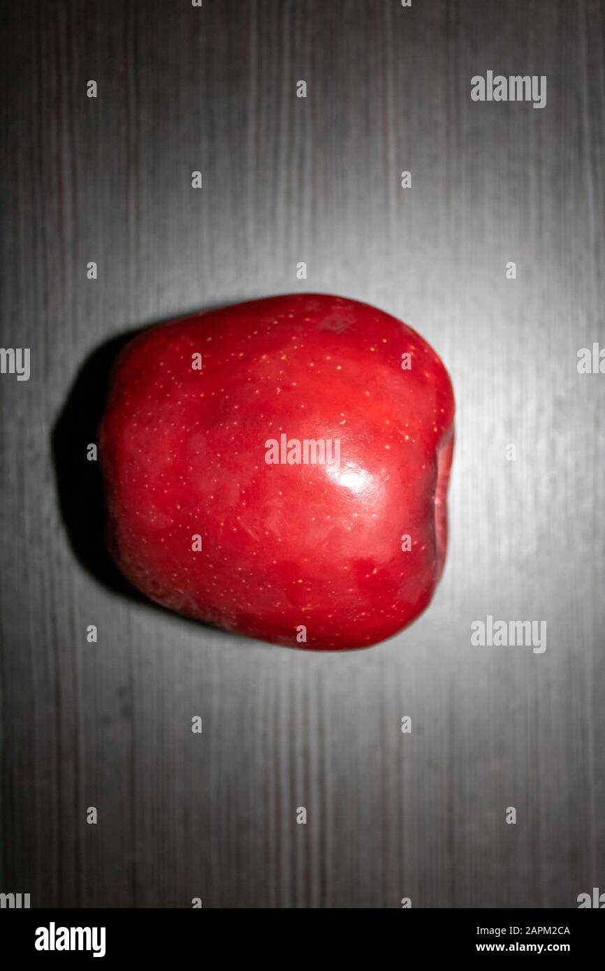 Ein roter köstlicher apfel Stockfoto