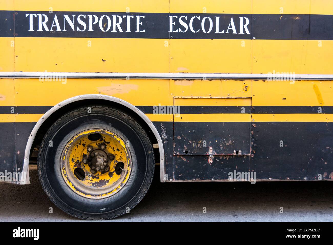 Das Detail eines Schulbusses, Santiago de Cuba, Kuba. Stockfoto