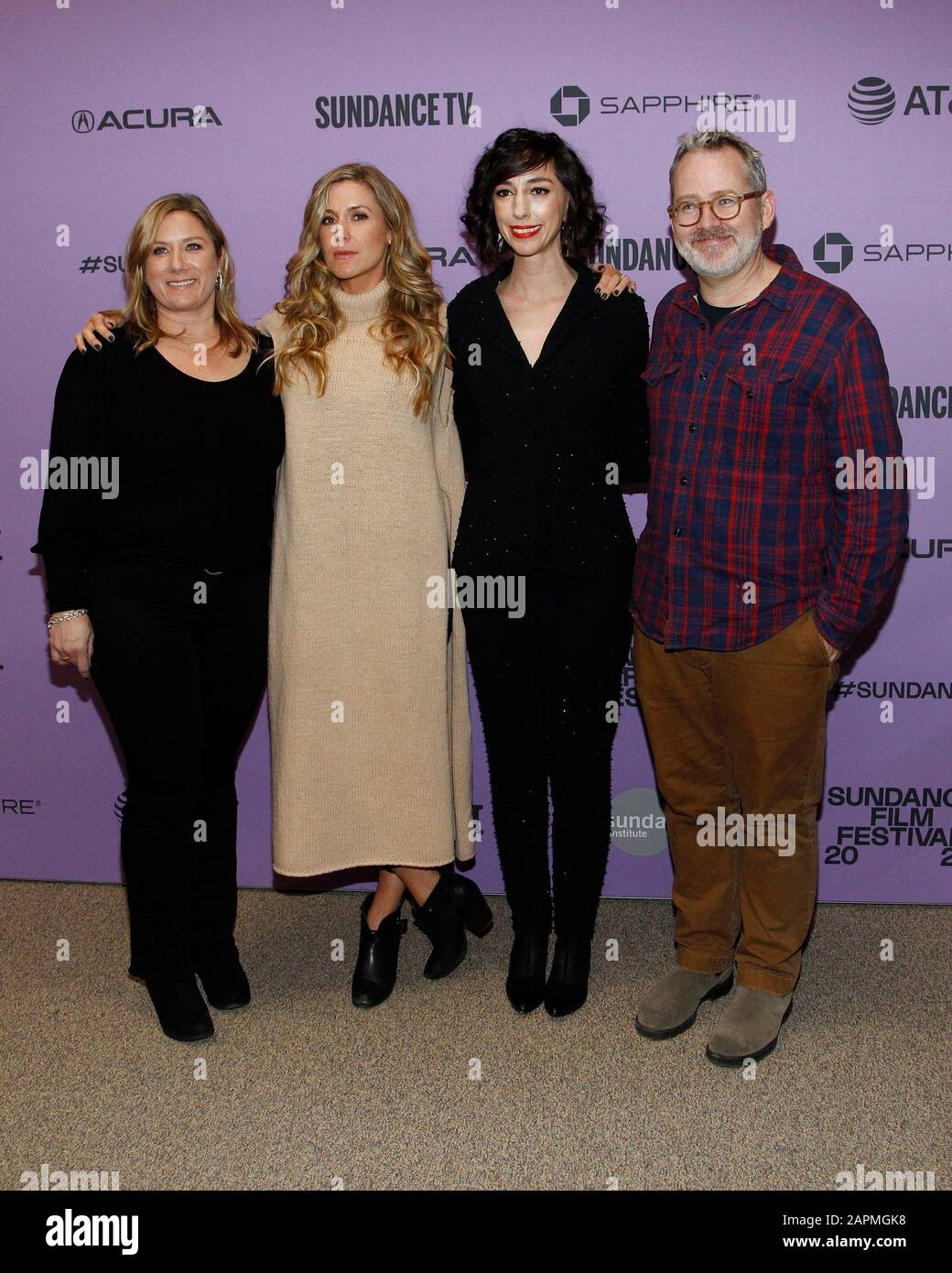 Park City, UT, USA. Januar 2020. Christine O'Malley, Caitrin Rogers, Lana Wilson (Direktorin), Morgan Neville bei den Ankünften von MISS AMERICANA Premiere auf dem Sundance Film Festival 2020, Eccles Center, Park City, UT 23. Januar 2020. Credit: Ja/Everett Collection/Alamy Live News Stockfoto