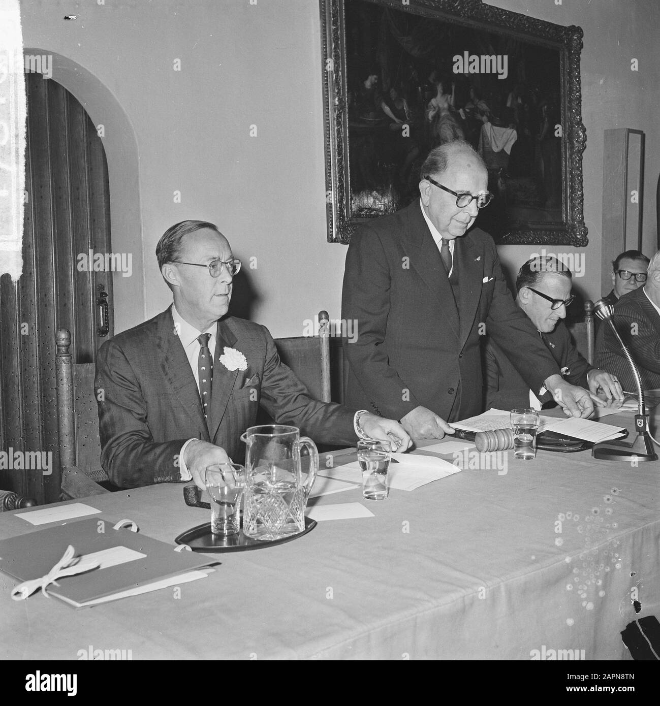 Prins Bernhard anwesend im Kolloquium Europa en Future in den Haag Datum: 25. Mai 1965 Ort: Den Haag, Zuid-Holland Personenname: Bernhard, Fürst Stockfoto