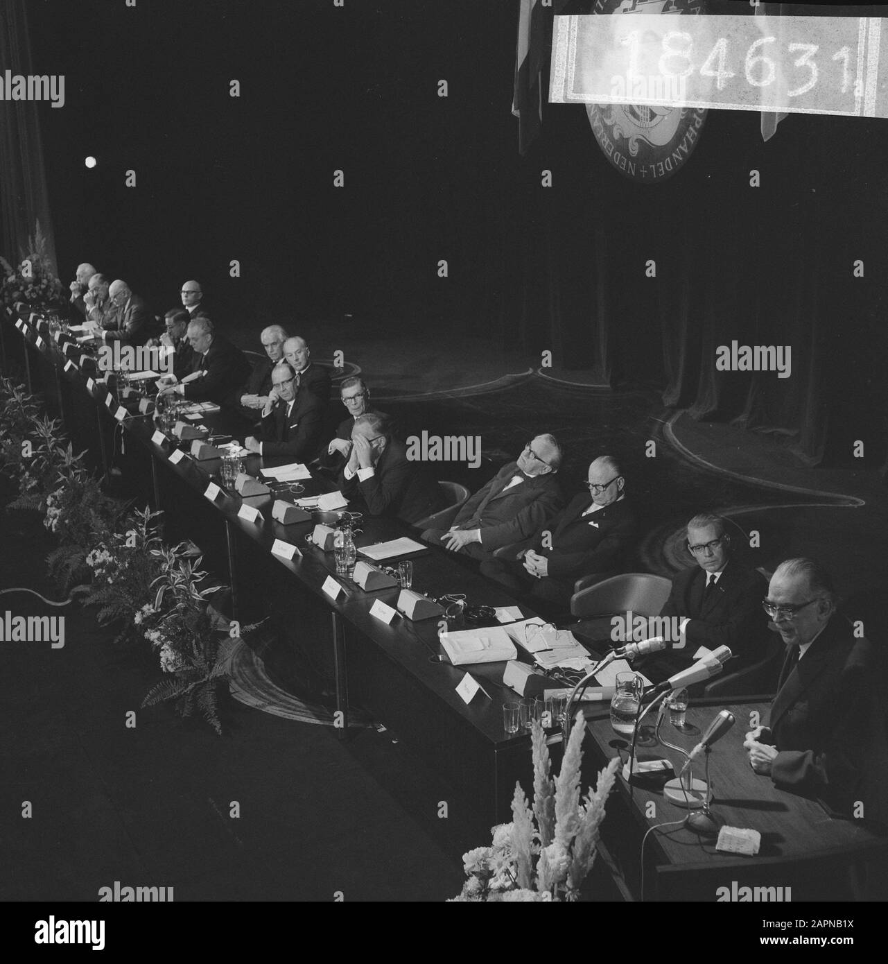 Außerordentliche Hauptversammlung der Niederländisch-Deutschen Handelskammer anlässlich des sechzigsten Jahrestags Teilnehmerübersicht Datum: 18. November 1965 Stichworte: Internationale Beziehungen, Jahrestage, Tagungen Institutionenname: Handelskammer Stockfoto