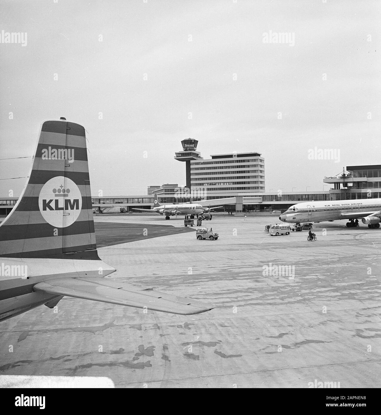 Fluggebiet Schiphol Datum: 24. März 1967 Standort: Noord-Holland, Schiphol Schlüsselwörter: Flughäfen Stockfoto