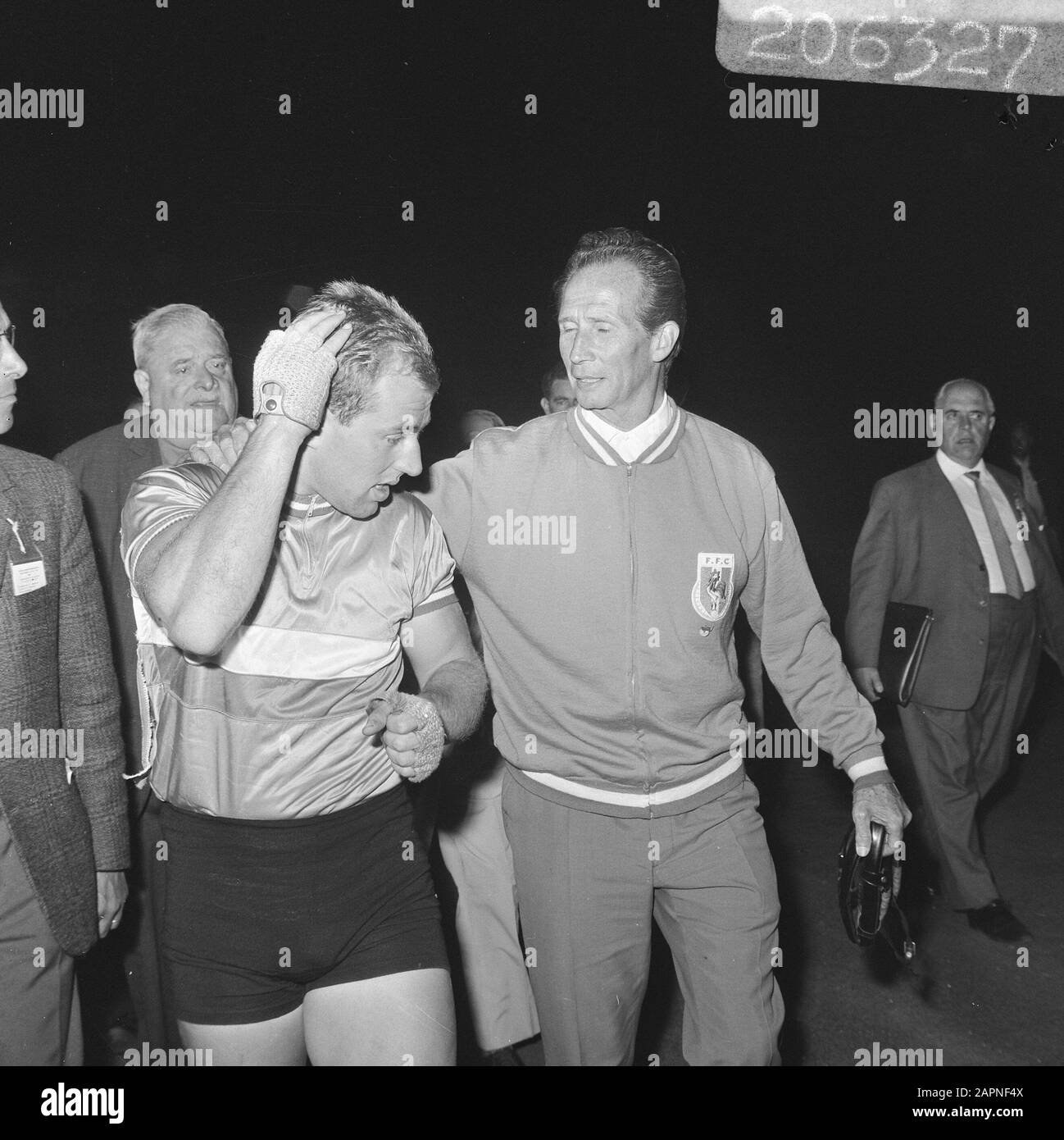 Radweltmeisterschaften, Achtelfinale Sprint-Amateure. Trentin nach seinem Herbstdatum: 24. August 1967 Ort: Amsterdam Schlagwörter: Bahnradsport, Name der Sportperson: Trentin, Pierre Stockfoto