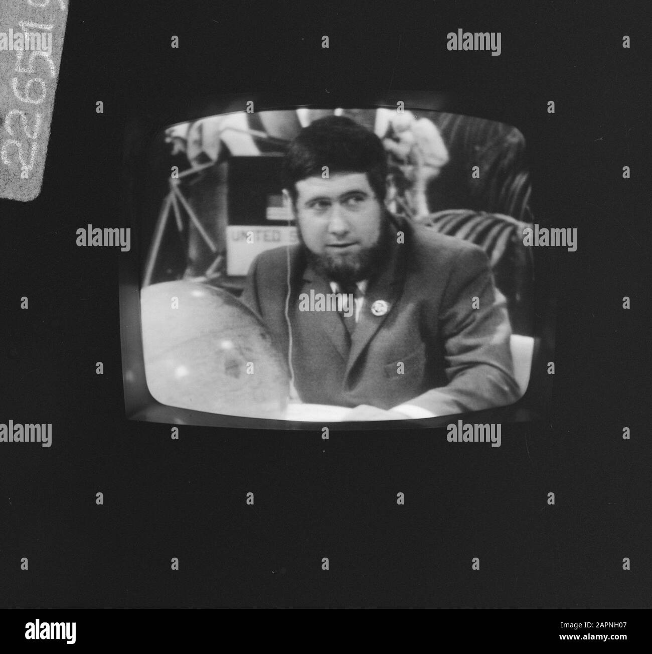 Amerikanische Astronauten landen auf dem Mond; Bilder vom Fernsehen stammen von Drs. Chriet Titulaer Datum: 21. Juli 1969 Schlagwörter: Mondlandungen, Raumfahrzeuge, Name der Fernsehperson: Titulaer, Chriet Stockfoto