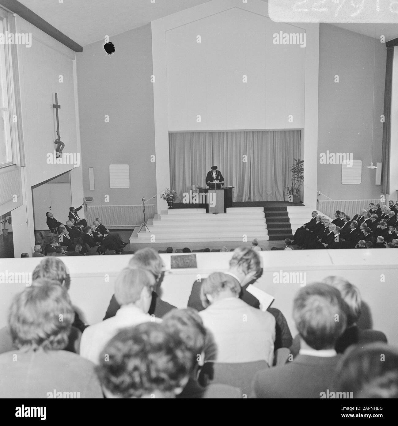 Eröffnung des akademischen Jahres V.U. Amsterdam: Öffentliche Sitzung des Senats der V.U.: Herr De Gaay Fortman zum Wort Datum: 15. September 1969 Ort: Amsterdam, Noord-Holland Schlüsselwörter: Eröffnungen Stockfoto