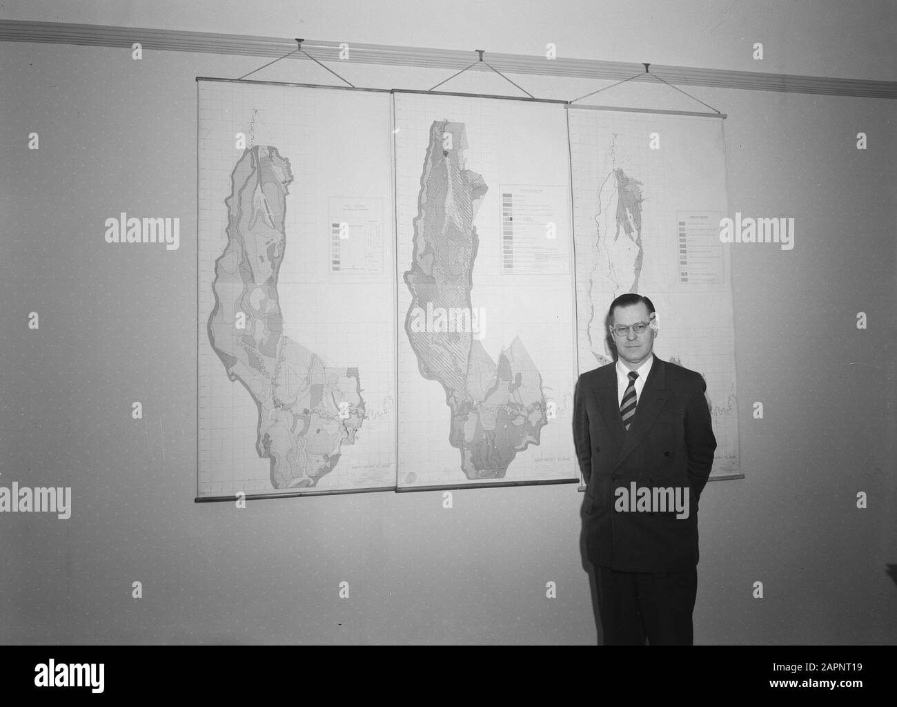 Männer, Karten, Projekte, joosten, ghab Projektdatum: Undatierte Schlüsselwörter: Karten, Männer, Projekte Personenname: Ghab Projekt, joosten Stockfoto