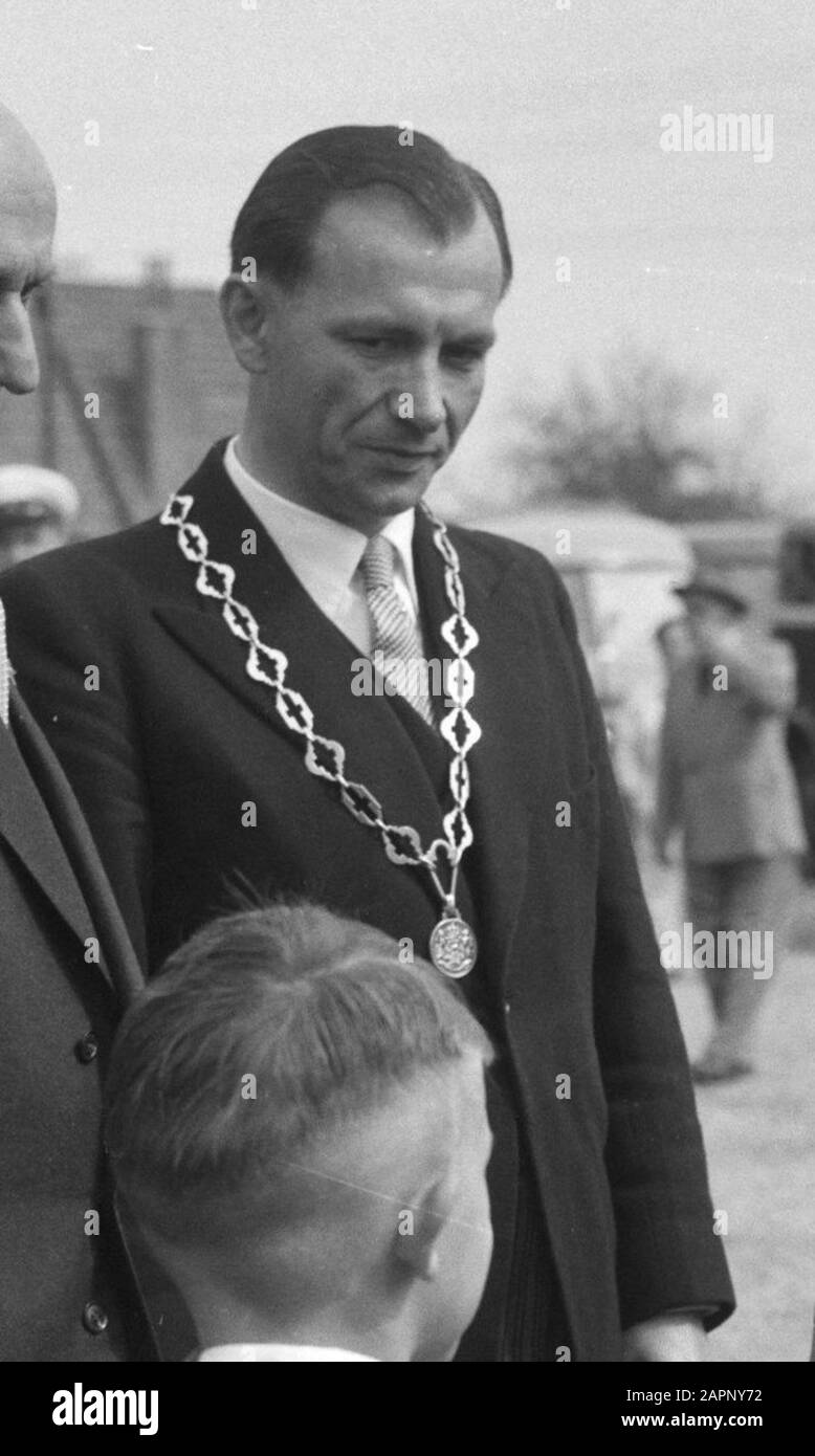 Besuchen Sie Königin Juliana in Noord- und Mittellimburger Königin Besuchen Sie Limburger (Mook Moddelaar) Datum: 14. Mai 1956 Ort: Limburger Schlüsselwörter: Königin Stockfoto