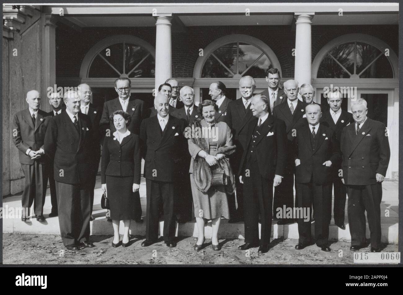 Königshaus, Quittungen, Kongresse, Gruppen, Kongress für Internationales Privatrecht, Juliana, Königin Datum: 9. Oktober 1956 Ort: Den Haag, Zuid-Holland Schlüsselwörter: Kongresse, Gruppen, Königshaus, Quittungen persönlicher Name: Kongress für Internationales Privatrecht, Juliana, Königin Stockfoto