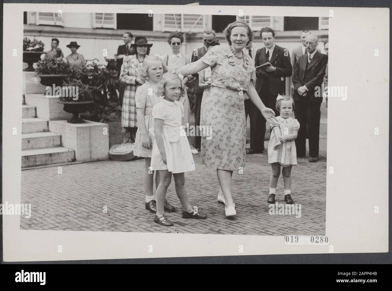 Geburtstag der Prinzessin Irene Datum: 1946 Ort: Soestdijk, Utrechter Schlüsselwörter: Queens, Königshaus, Prinzessinnen, Geburtstage persönlicher Name: Beatrix, Prinzessin, Irene, Prinzessin, Juliana, Königin, Margriet, Prinzessin Stockfoto