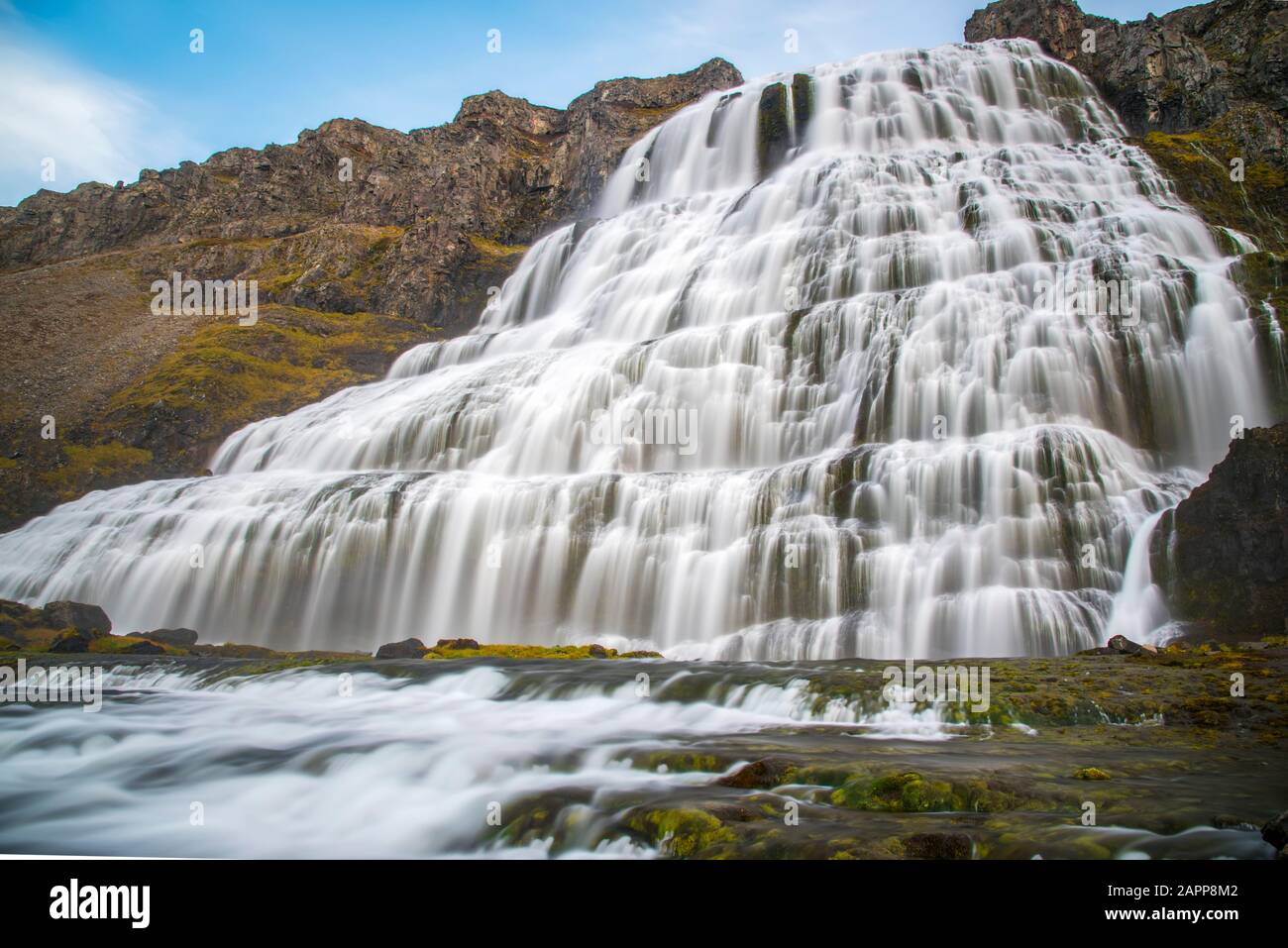 Der mächtige Dynjandi-Wasserfall in den Fjorden von Island Stockfoto