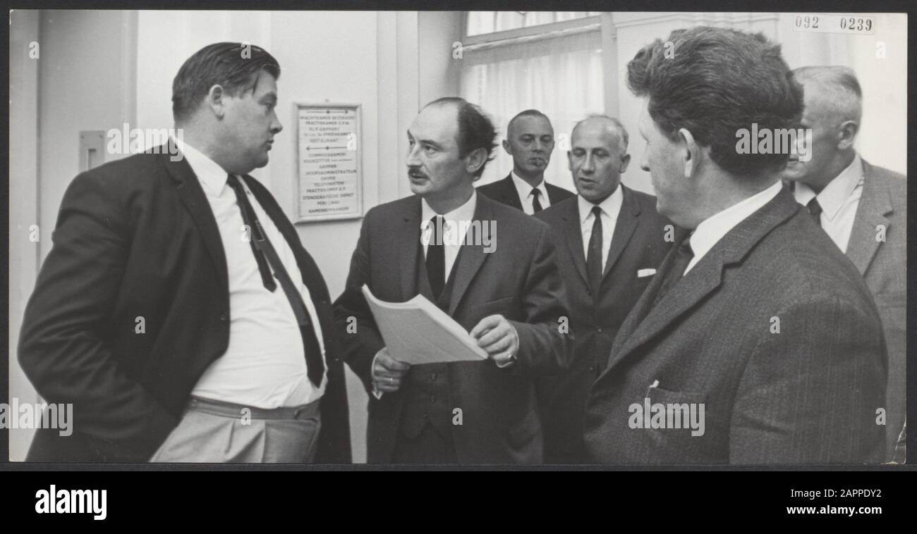 Politische Parteien, KONFLIKTE, Politiker, Harmsen.E., Kronenburg, h. Datum: 25.Juni 1968 Ort: Den Haag, Zuid-Holland Schlüsselwörter: Konflikte, Politiker, politische Parteien Personenname: Harmsen.E., Kronenburg, h. Name der Einrichtung: Boerenpartij Stockfoto