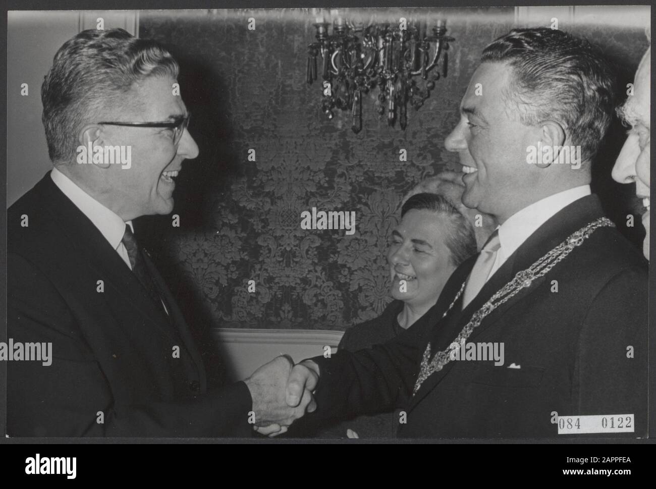 Serie 084-0122, 084-0131 Datum: 16. Oktober 1968 Ort: Den Haag, Zuid-Holland Stichwörter: Beijen, Bürgermeister persönlicher Name: Kolfschoten H.O.: Marijnen, Victor: Marijnen-Schreurs Frau W.G.m.: Thomassen, Wim Stockfoto