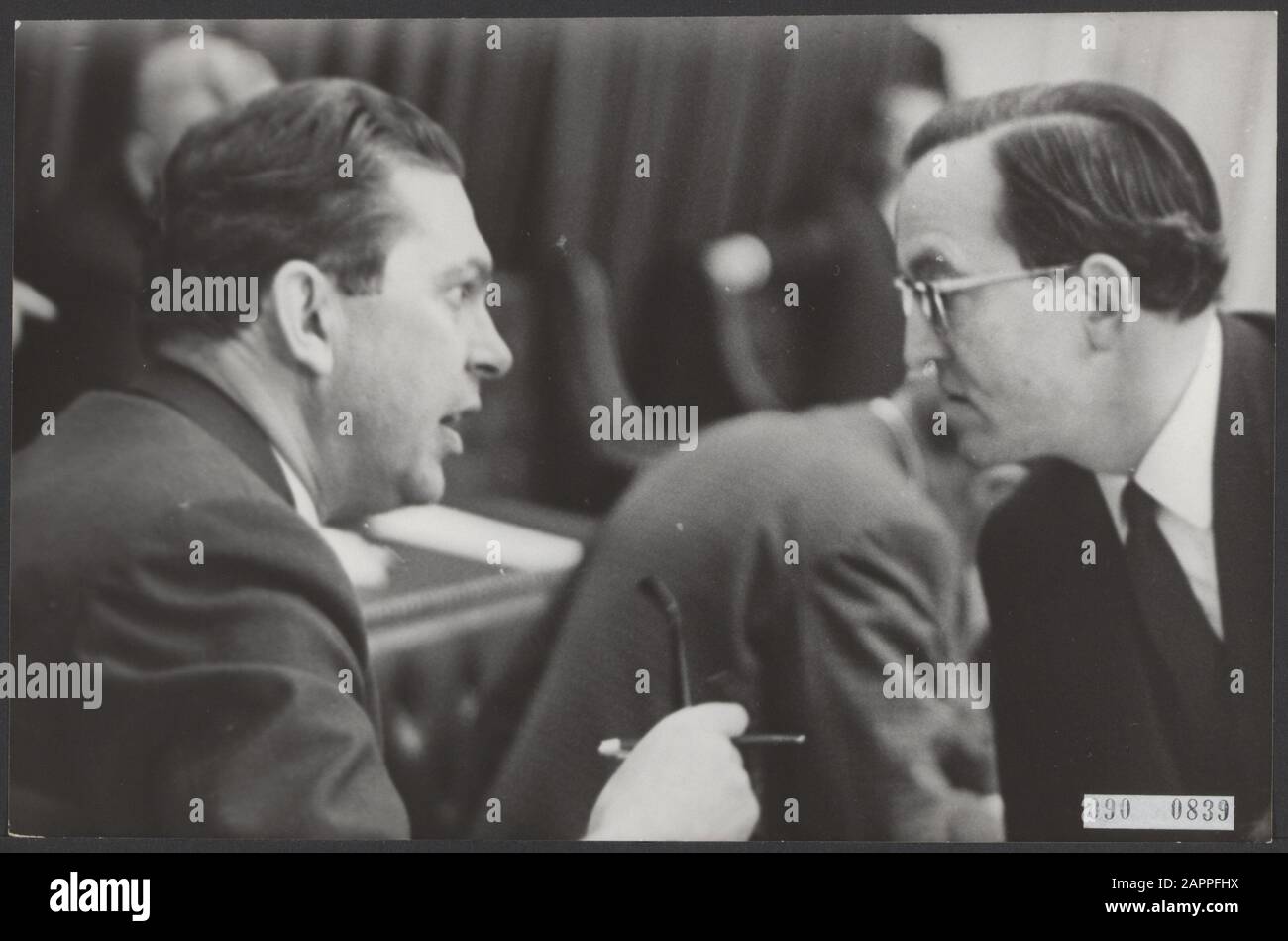 Laute Trennung der ersten beiden ppr-Mitglieder vom kvp Datum: 28. Februar 1968 Ort: Arnhem, Die Haag Schlüsselwörter: Konflikte, Parlamentsmitglieder, politische Parteien persönlicher Name: Biesheuvel, Barend, Toom, Willem den Stockfoto