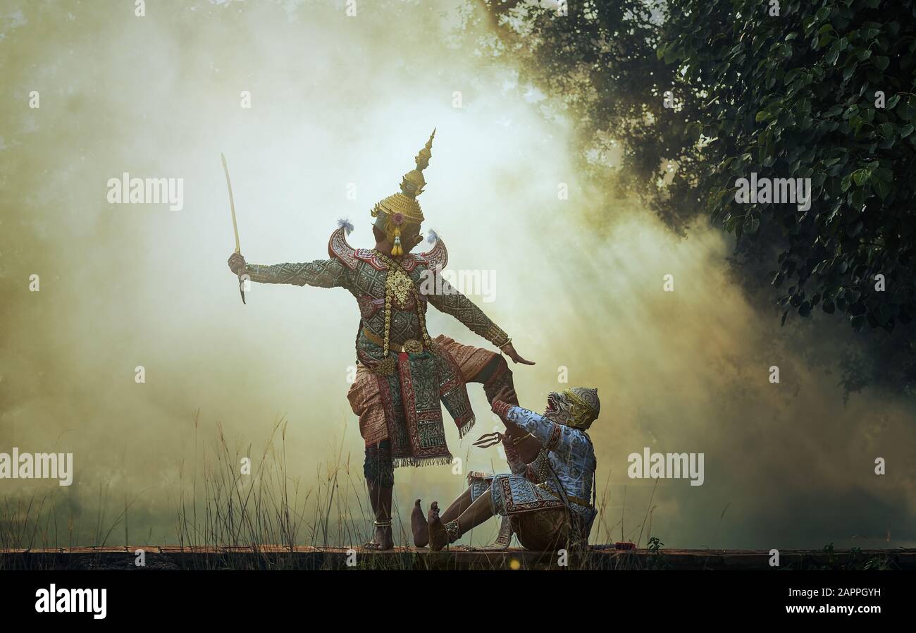 Khon ist traditionelle Tanzdramatikkunst der thailändischen Klassik maskiert, diese Aufführung ist Ramayana-Epos Stockfoto