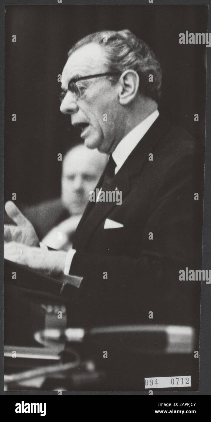 Vietnam Debatten Datum: 6. Februar 1968 Ort: Den Haag, Zuid-Holland Schlüsselwörter: Politiker, politische Parteien, zweite Kammer persönlicher Name: K V p, schuyt Stockfoto