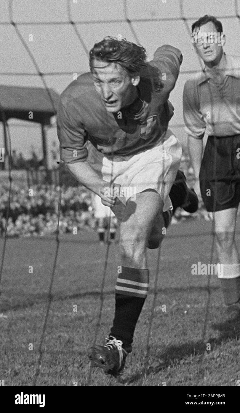 Schweiz gegen Niederlande 7-5 zweites Schweizer Tordatum: 15. Oktober 1950 Schlagwörter: Tore Stockfoto