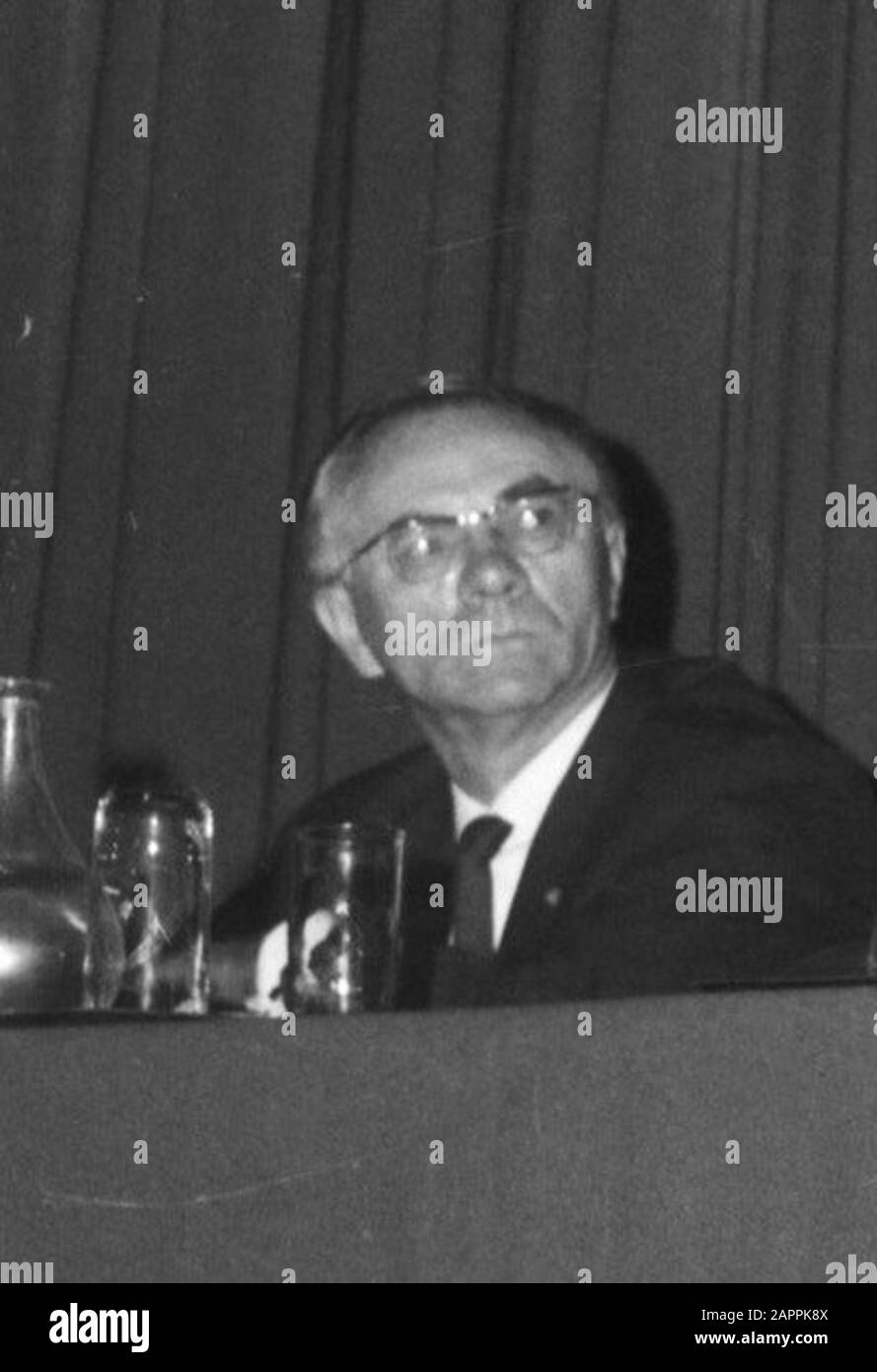 Karel Jonckheere bei der Präsentation des großen Preises der niederländischen Literatur an den Dichter J.C. Bloem (1887-1966) im Brüsseler Residenzschloss; Stockfoto