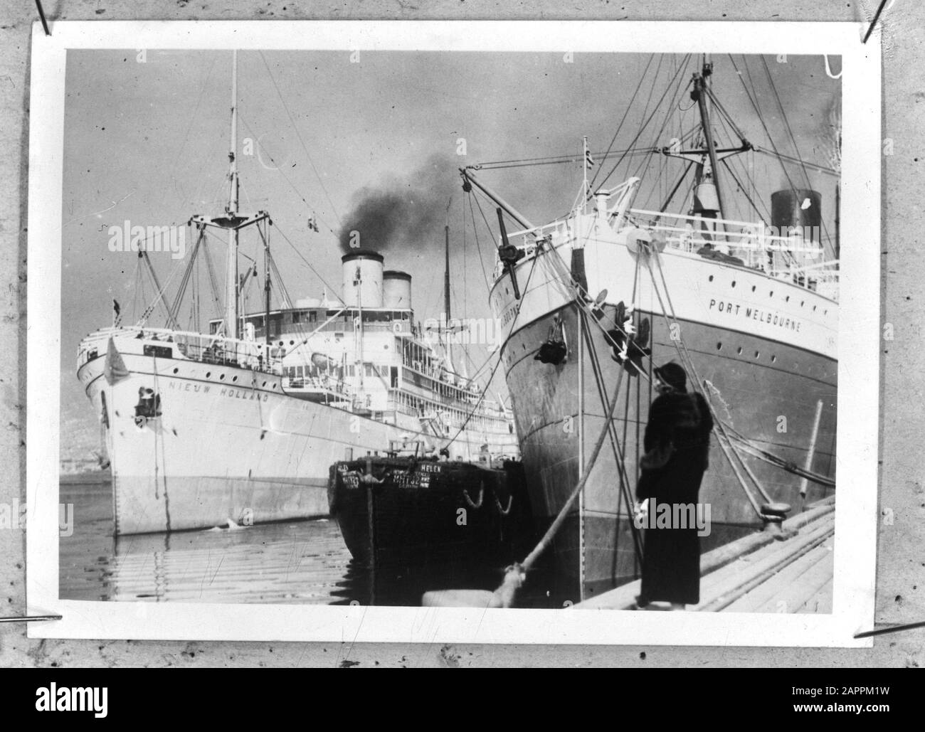 S. New Holland (links) und Port Melbourne am Kai in einem Hafendatum: 1940-1945 Schlüsselwörter: Marine, Passagierschiffe, Schiffe, Persönlichkeit Des Zweiten Weltkriegs: Port Melbourne Institutionenname: Nieuw Holland Stockfoto