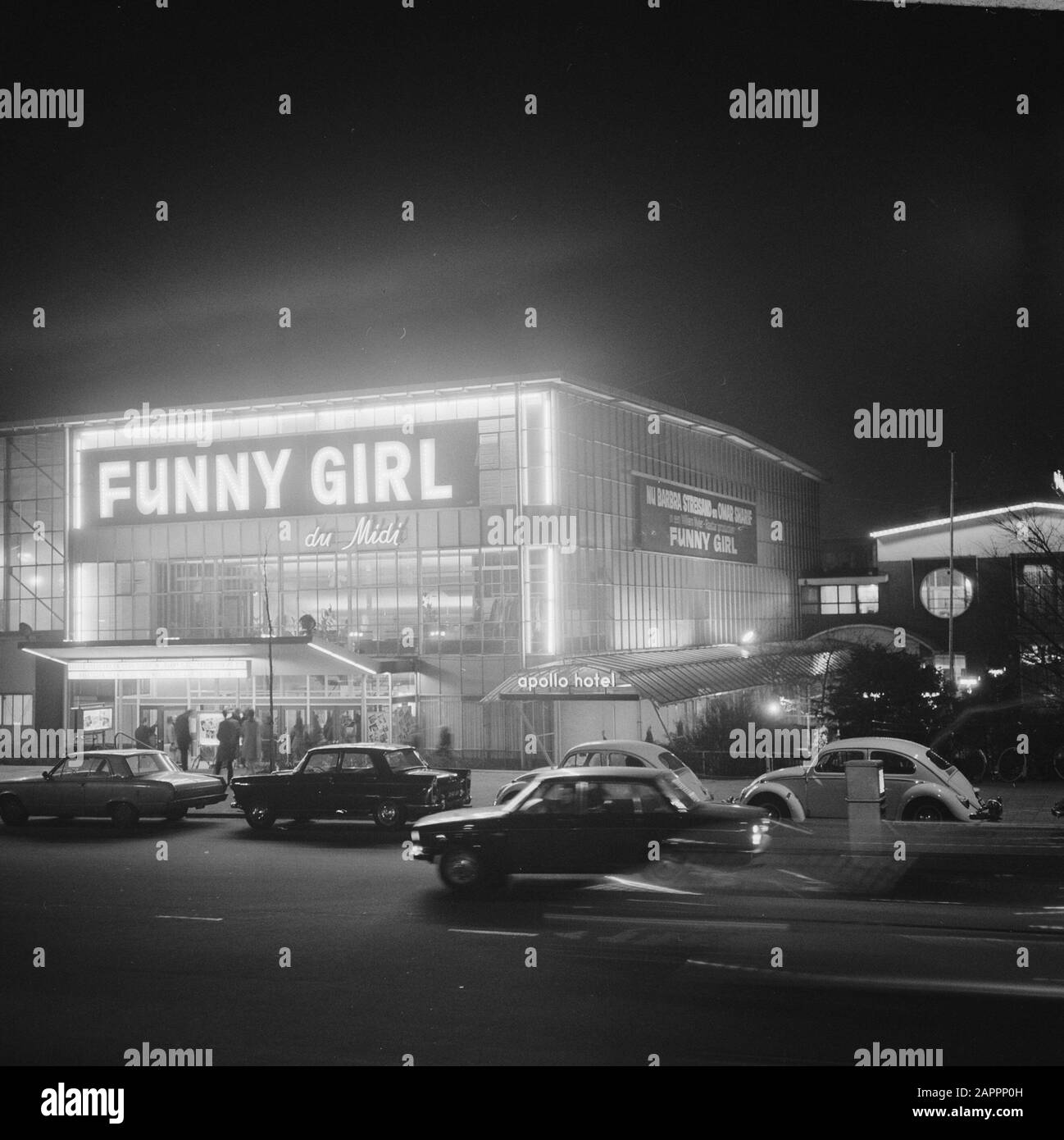 Serie. Werbekampagne Film Funny Girl. Cinema du Midi Leuchtdatum: 3. März 1969 Ort: Amsterdam, Noord-Holland Schlagwörter: Kinos, Filme, Gebäude, Werbeeinrichtung Name: Du Midi Stockfoto