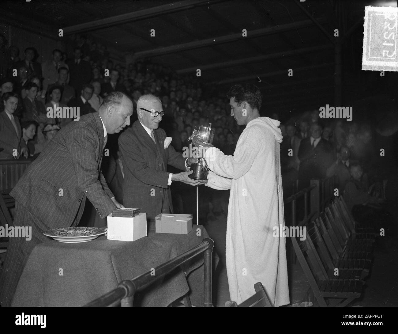 Finale Internationale Jugend Fußball Niederlande-Frankreich Erste Preisverleihung an Frankreich Datum: 21. April 1949 Stichworte: Finale Stockfoto