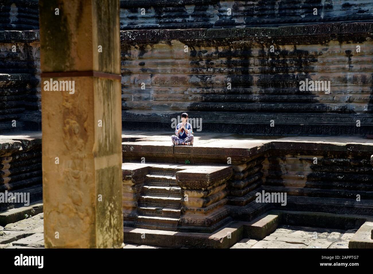 Kambodscha, Angkor Wat, Provinz Siem Reap. Der prächtige Khmer-Tempel von Angkor Wat badete bei Sonnenschein am Nachmittag. Stockfoto