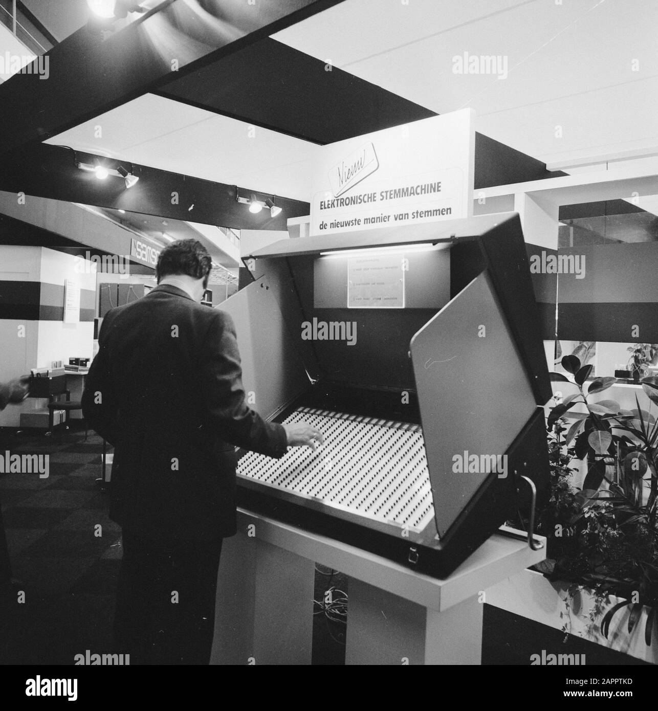 Elektronische Wahlmaschine für Wahlen zur Effizienzmesse in RAI Datum: 10. Oktober 1978 Stichworte: Messen Institutionenname: RAI Stockfoto