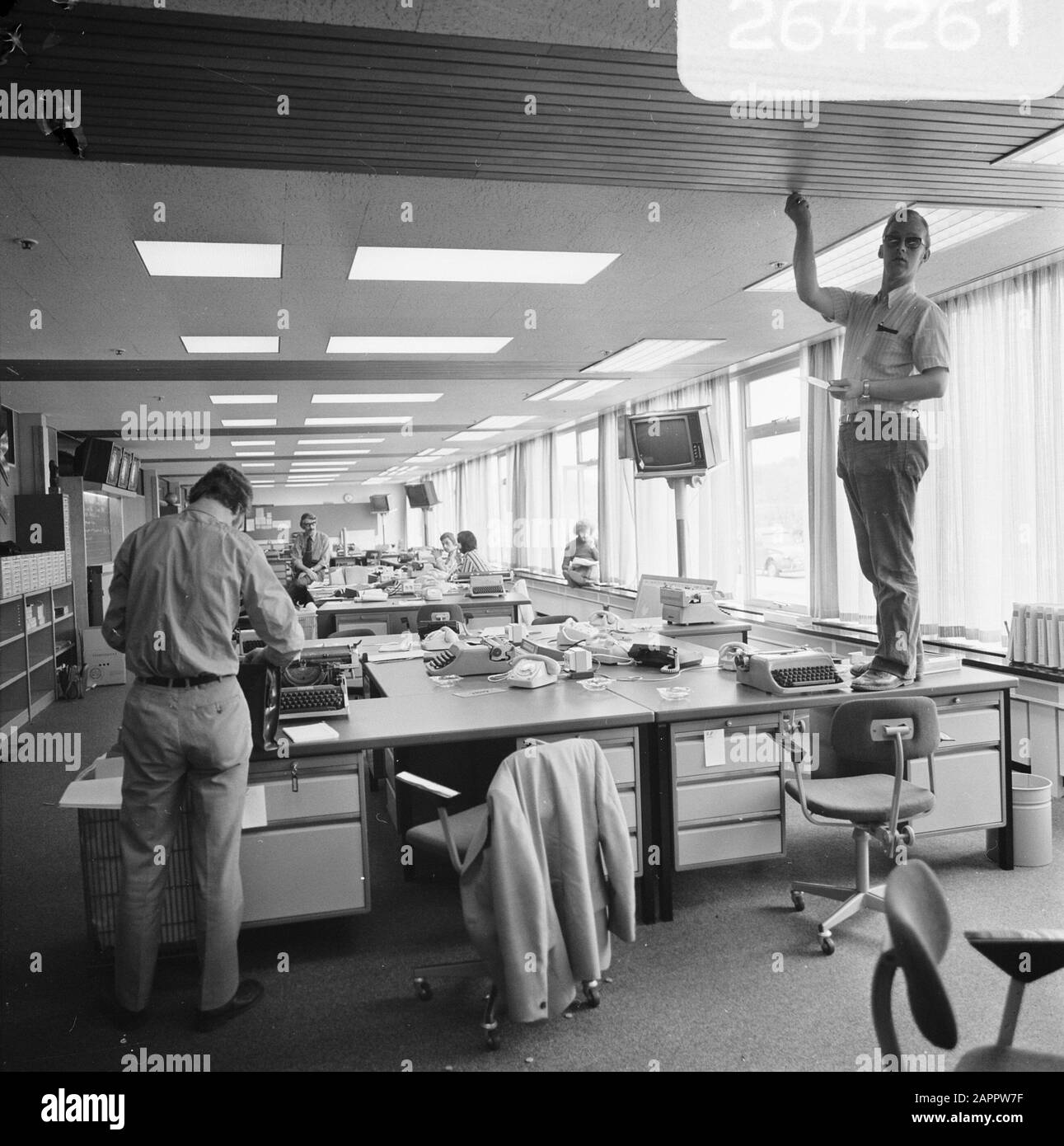 Personal van NOS-journaal wechselte zum Sendequartal Datum: 21. Mai 1973 Stockfoto