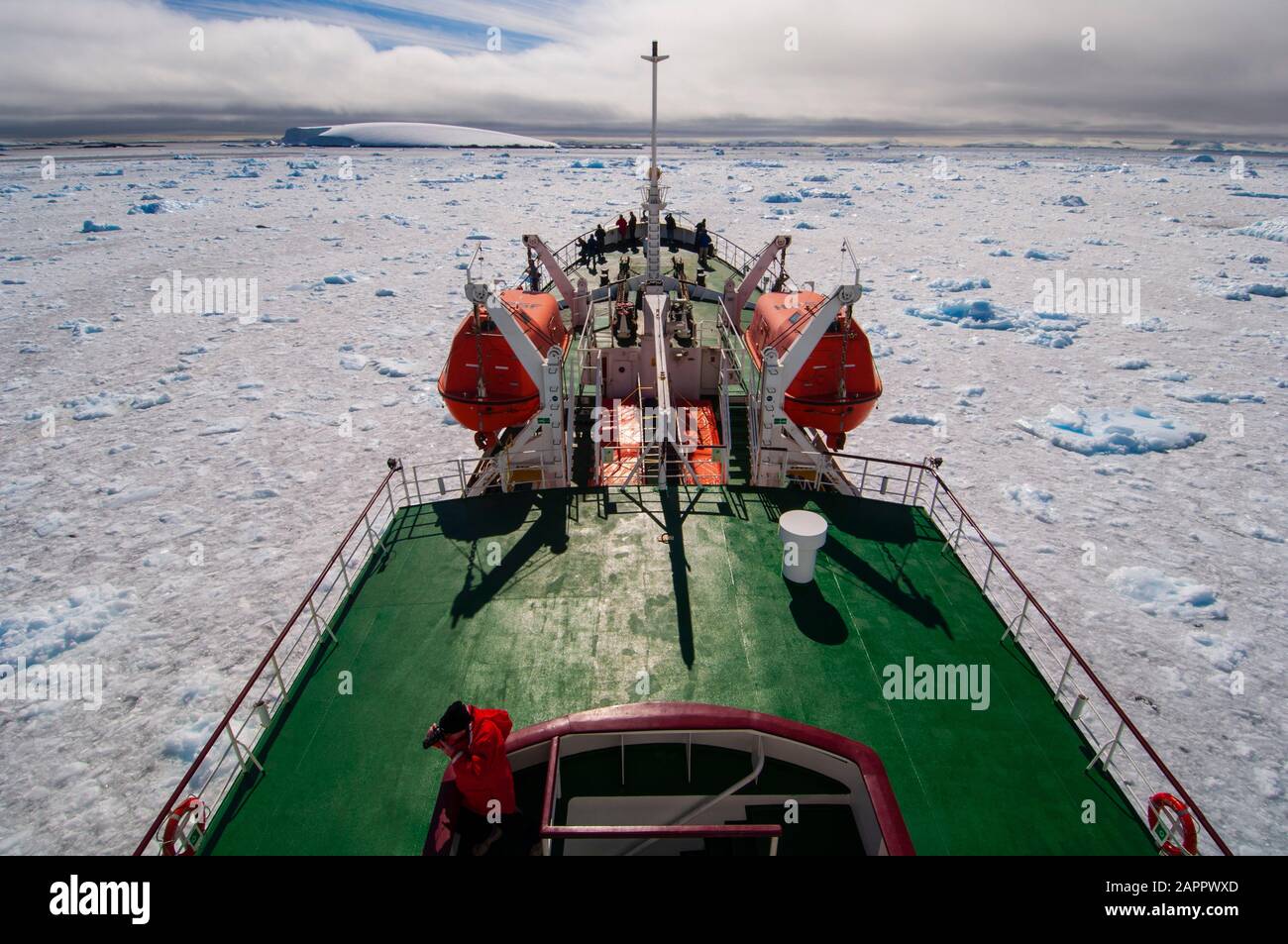Antarktisches Traumschiff, Lemaire Channel, Antarktis, Antarktische Halbinsel Stockfoto
