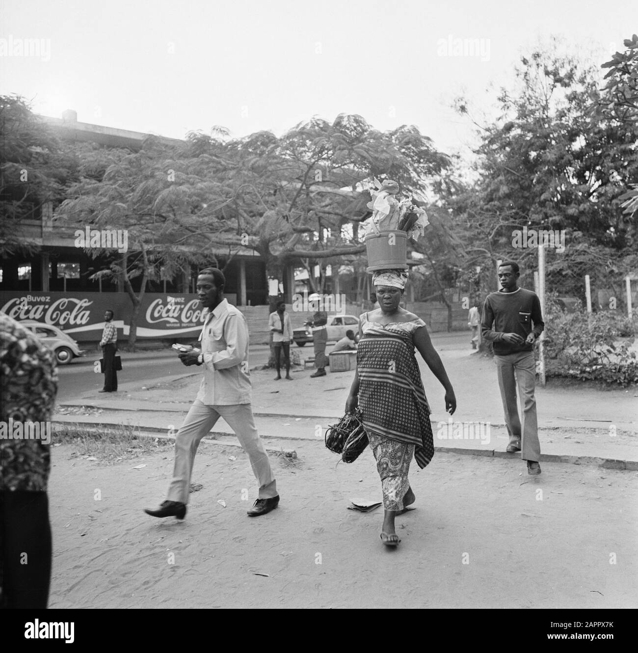 Zaire (ehemals Belgischer Kongo) Streetscape in Kinshasa Datum: 24. Oktober 1973 Ort: Kongo, Kinshasa, Zaire Schlüsselwörter: Stadtansichten Stockfoto