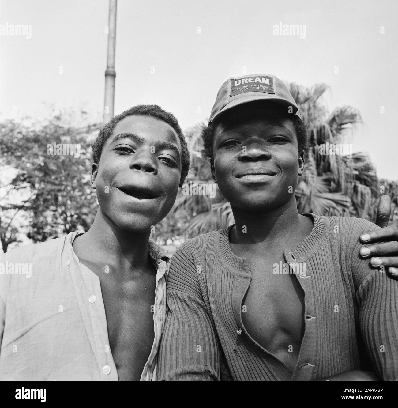 Zaire (ehemals Belgischer Kongo)-Statue; kongolesische Jungen Datum: 24. Oktober 1973 Ort: Kongo, Kinshasa, Zaire Schlüsselwörter: Kongolesen, Kinder, Porträts Stockfoto