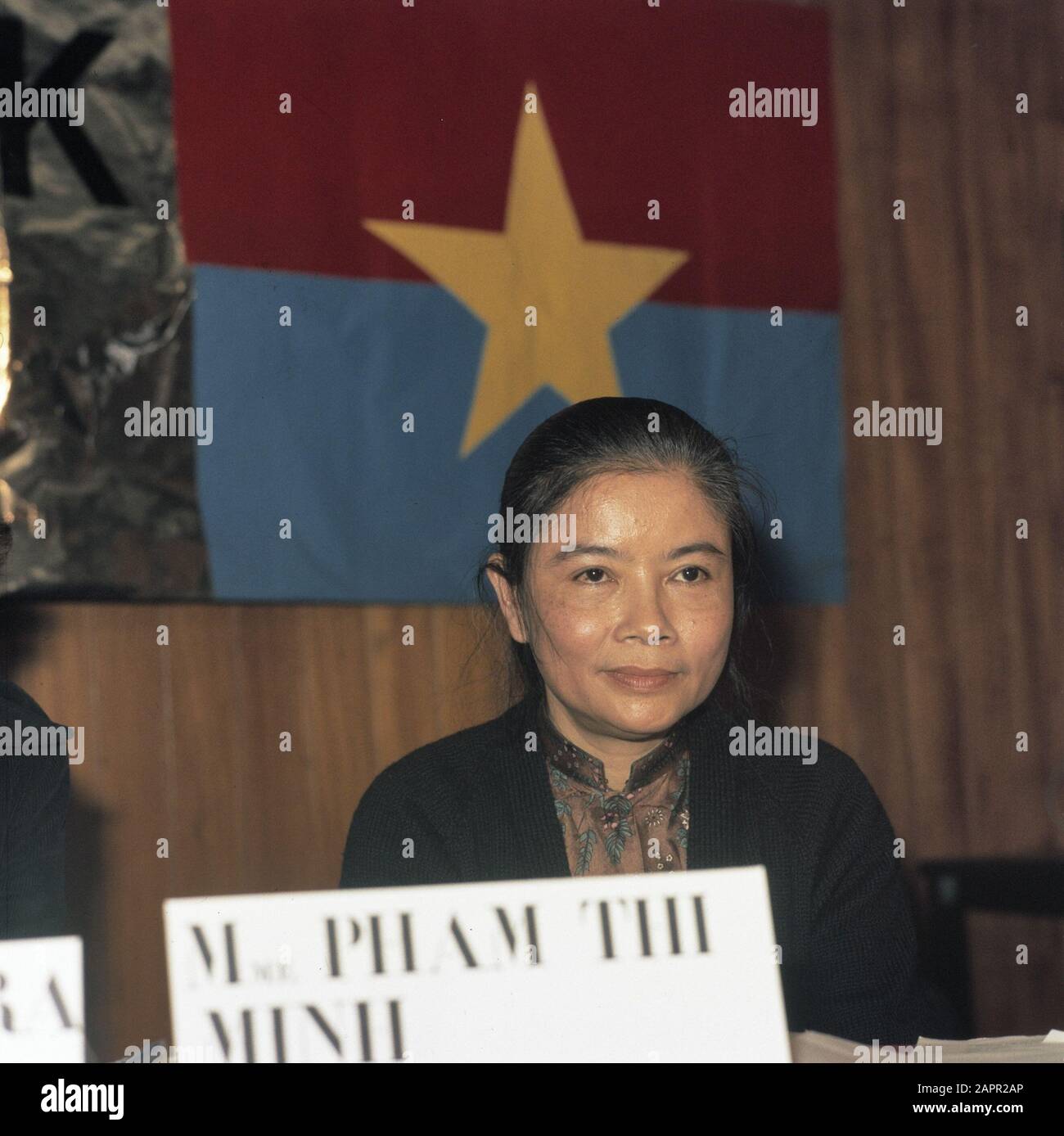Vietnam-Treffen in Nijmegen; Frau Phnam Thi Mink (VRR), Überschrift Datum: 1975 Ort: Nijmegen, Vietnam Stichwörter: Politischer Personenname: Phnam Thi Mink Stockfoto