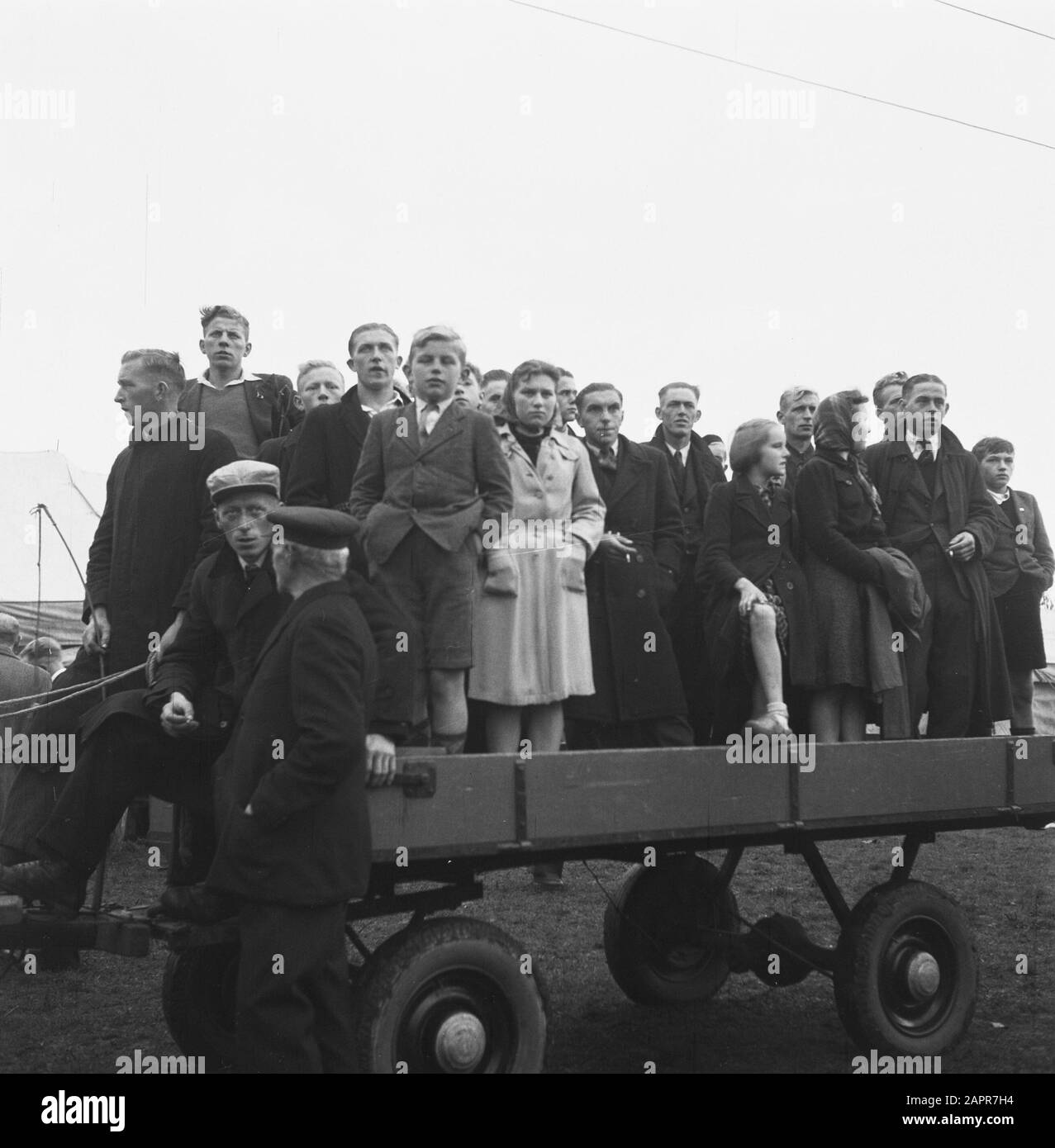 Veefokdag (1945) öffentlich am Tag der offenen Fahrt: 1945 Schlüsselwörter: Märkte, Öffentlichkeit Stockfoto