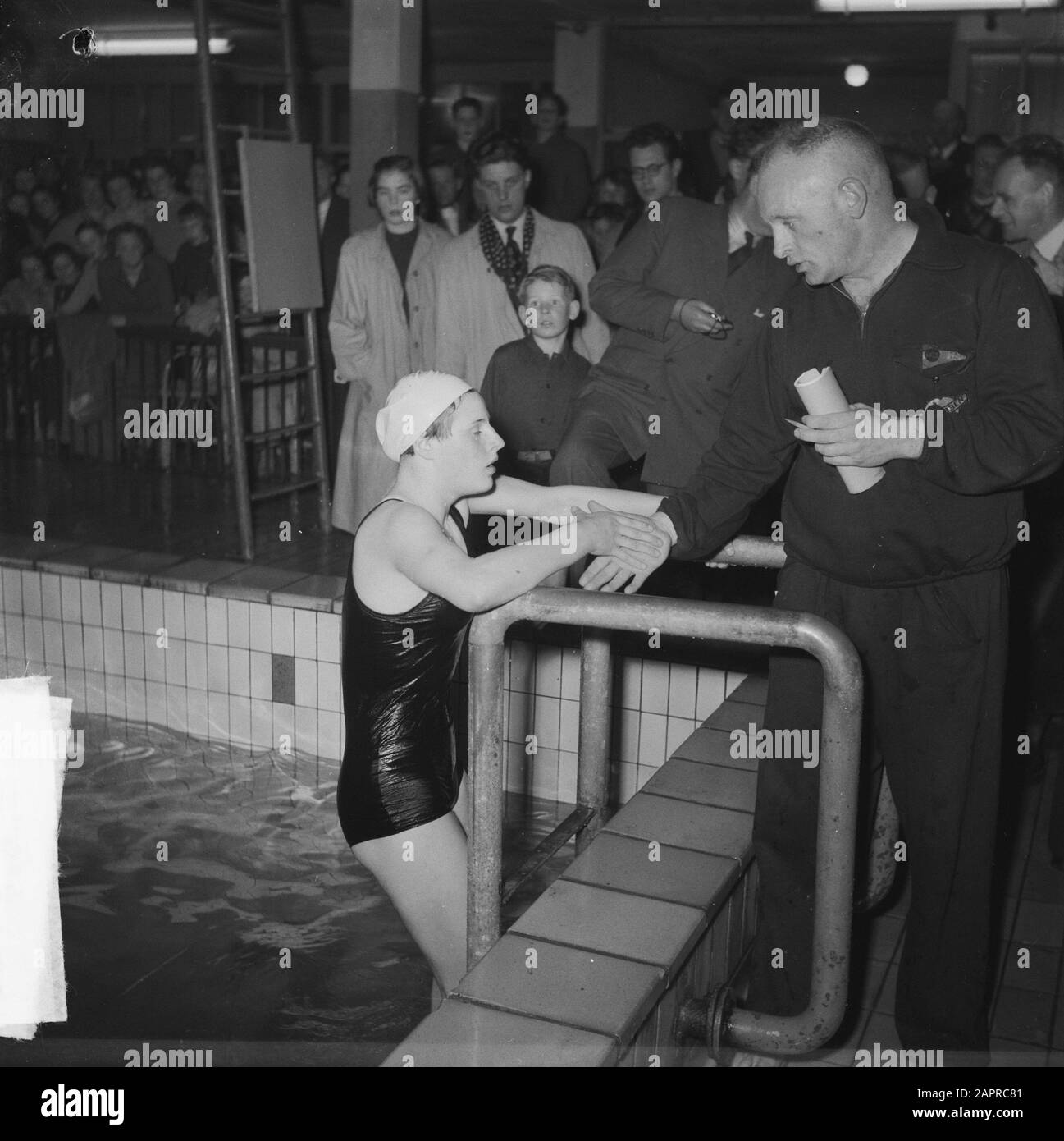 Geertje Wielema Rekordverbesserung 500 Meter Freistil Datum: 9. April 1951 Personenname: Geertje Wielema Stockfoto