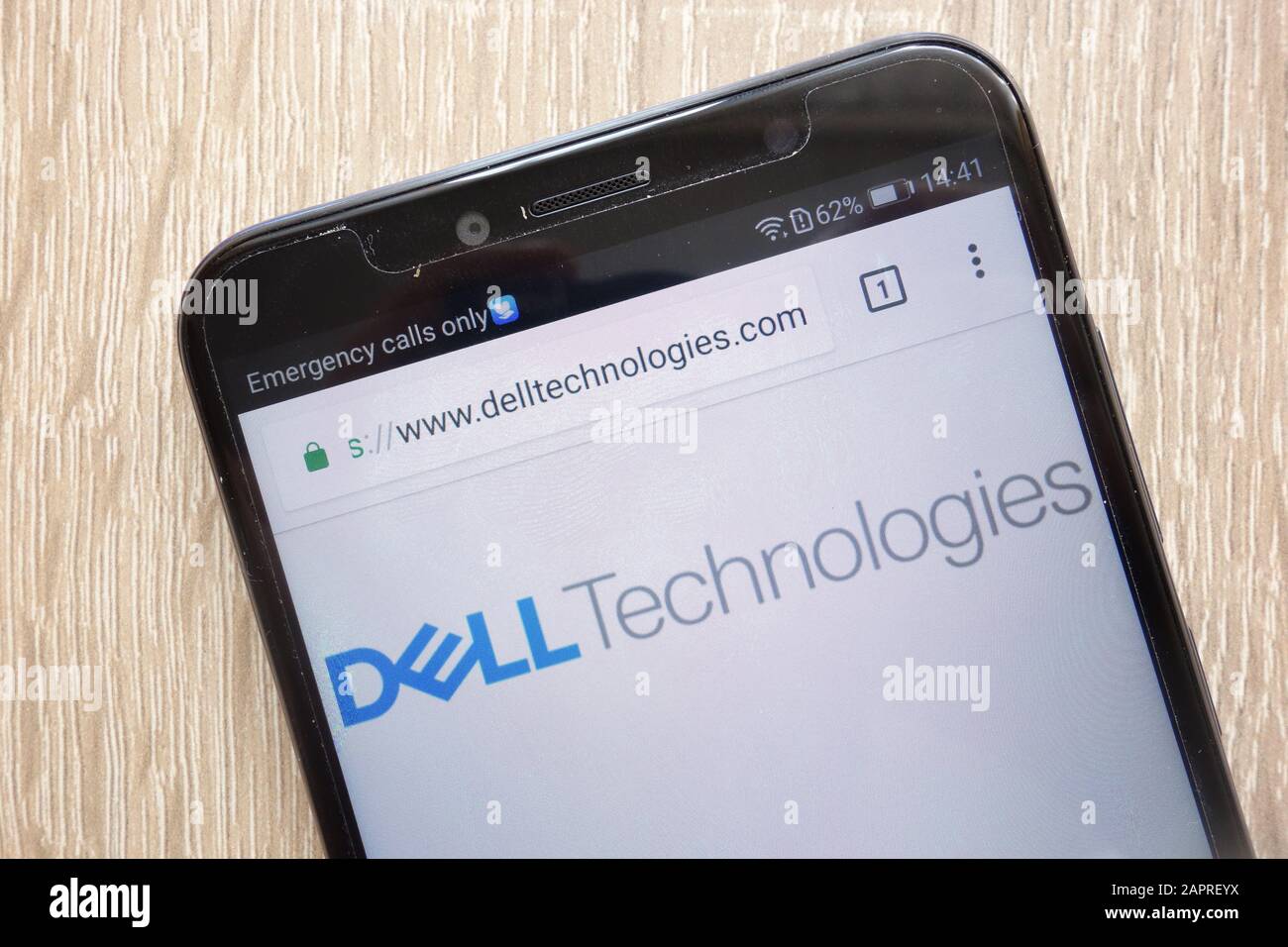 Die Website von Dell Technologies wird auf einem modernen Smartphone angezeigt Stockfoto
