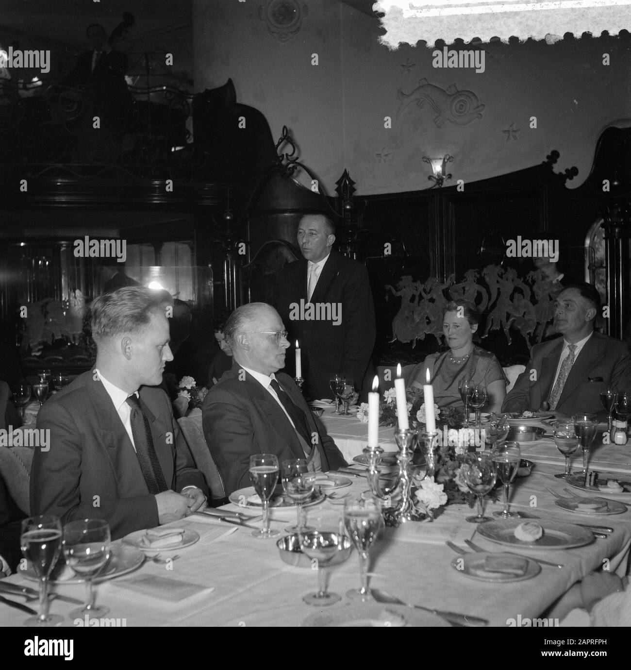 Empfang Novak Datum: 1. April 1957 Schlüsselwörter: Empfänge Institution Name: Novak Stockfoto