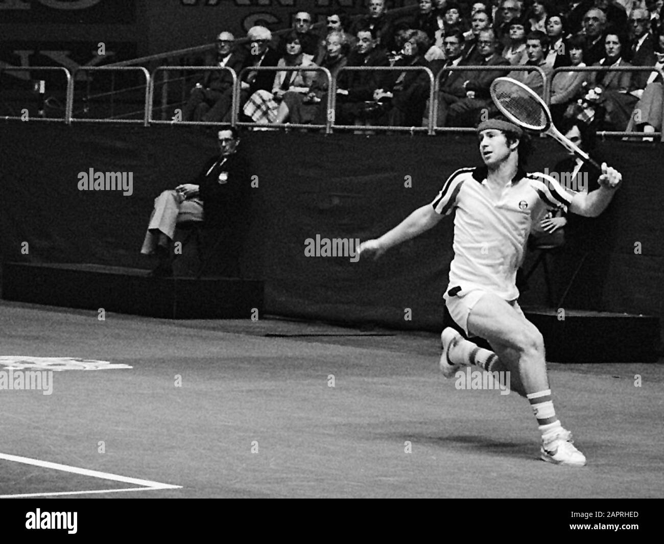 ' der amerikanische Tennisspieler John McEnroe beim ABN-Tennisturnier 1979 in RotterdamNederlands: Original: McEnroe in Krawatte; ' Stockfoto