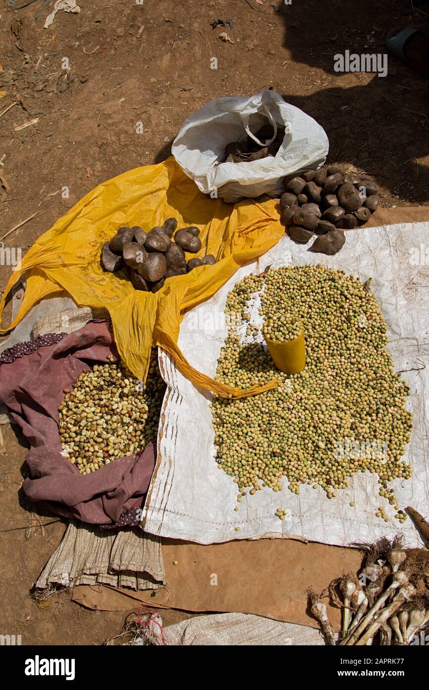Erbsen auf dem lokalen Markt von Bonga, in der Region Kaffa, Äthiopien Stockfoto