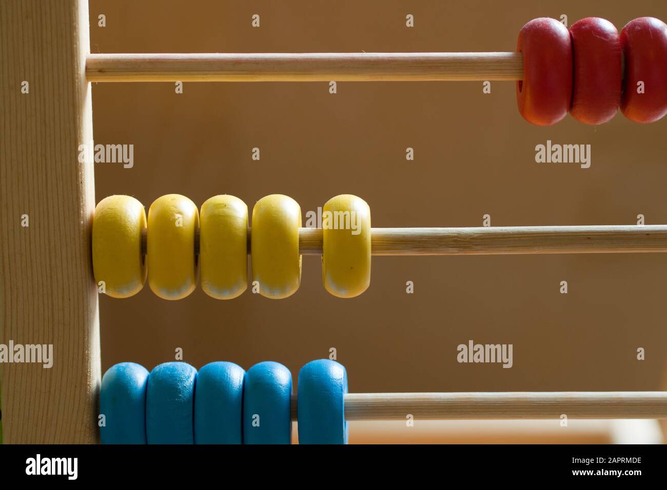 Nahaufnahme eines bunten alten Holzabakus Stockfoto