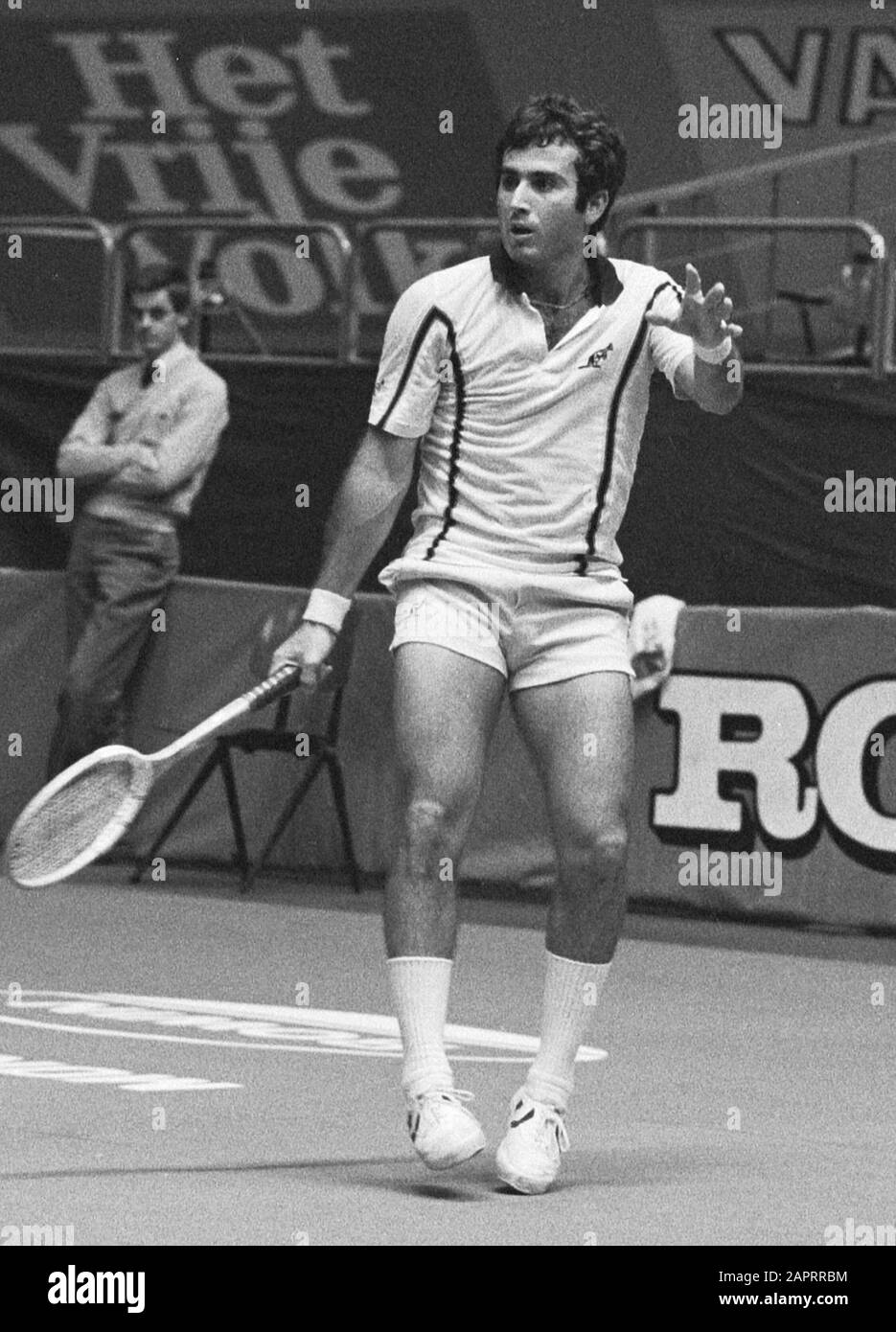 US-Tennisspieler Eddie Dibbs im Finale der Roxy Tennis Round Robin Ausstellung in Rotterdam gegen Bjorn BorgNederlands: Original: Eddy Dibbs, Tegenstander van Björn Borg, in acte; Stockfoto