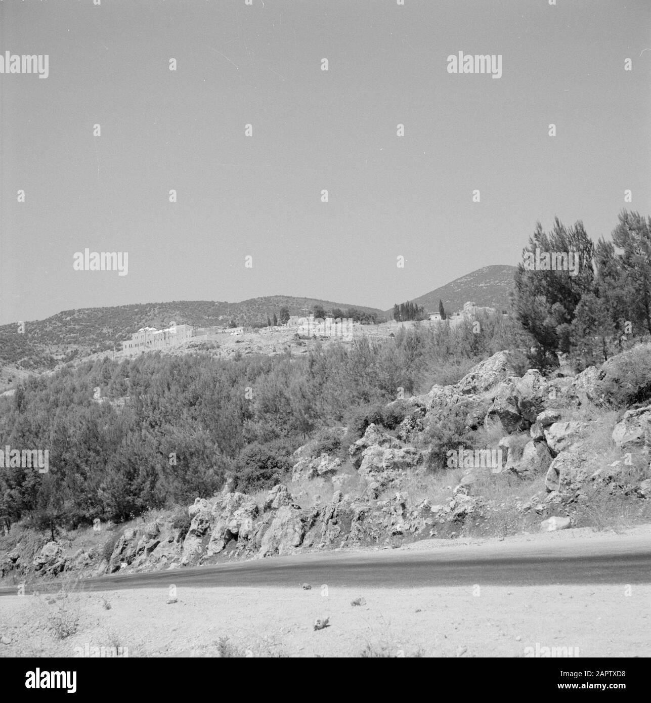 Israel: Meron, alte Synagoge Israel, Galiläa. Der Berg Meron an der Grenze zum Libanon mit dem Pilgerkomplex um das Grab von rabbie Simeon Bar Yohai Datum: Undatierter Ort: Galiläa, Israel, Meronberg Schlüsselwörter: Pilgerfahrten, Berge, Panoramas, Felsen persönlicher Name: Simeon bar Yohai Stockfoto