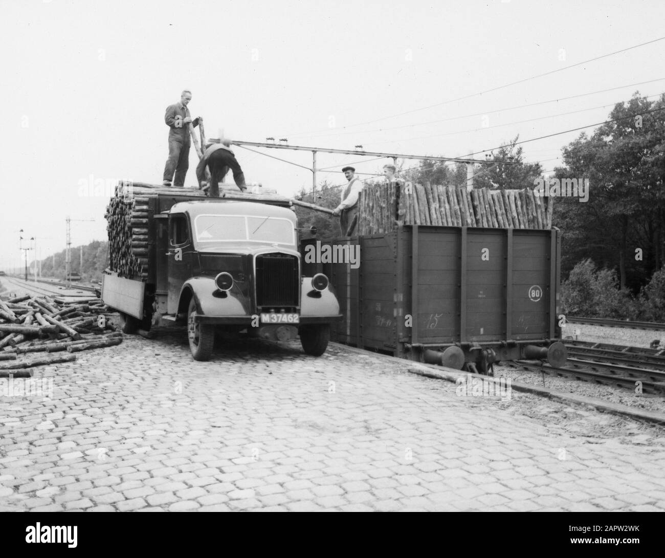 Holzgaswagen Datum: Undatierte Stichwörter: Forstwirtschaft, Nutzung, Holztransport, Verkauf Stockfoto