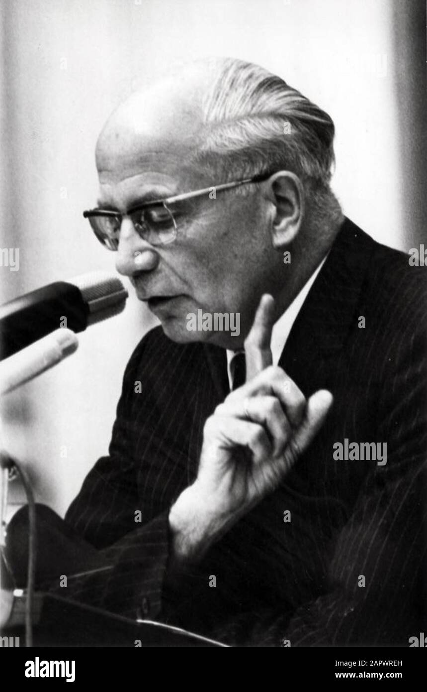 G.M. Nederhorst (dapd/PvdA) sprach im Repräsentantenhaus. Den Haag, Niederlande, 3. Mai 1969; Stockfoto