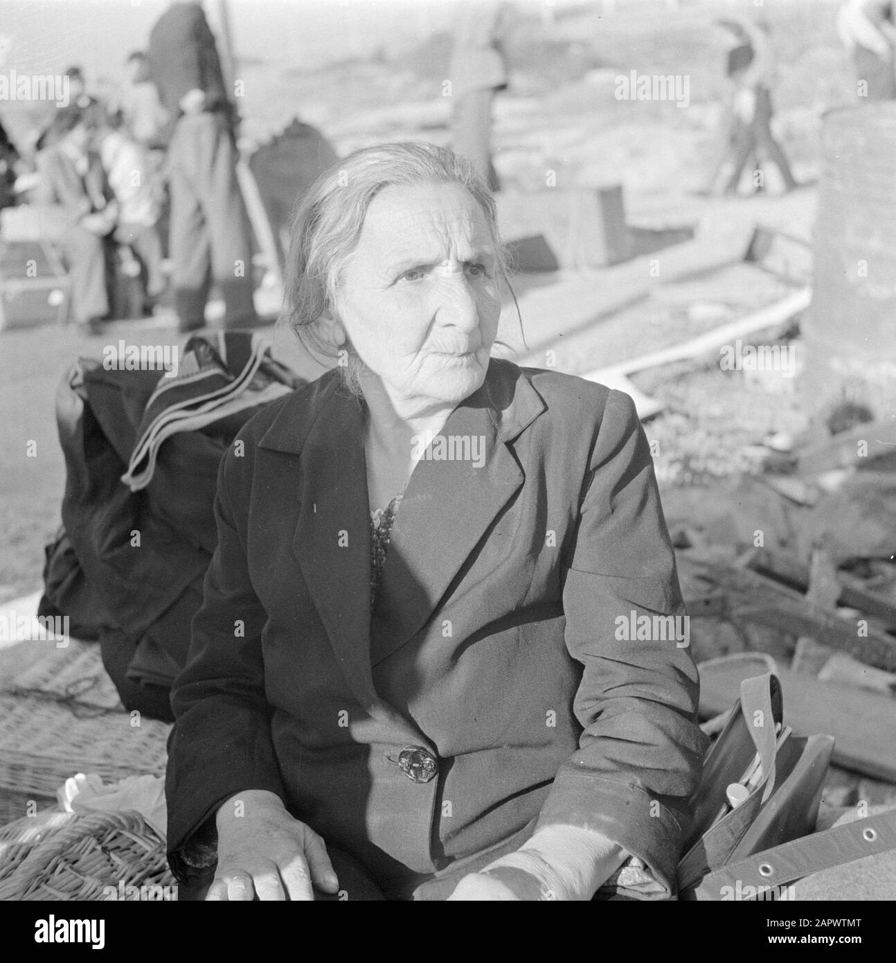 Israel 1948-1949 Neuankömmlinge ältere Emigranten im Durchgangslager St. Lucas in Haifa Datum: 1948 Ort: Haifa, Israel Schlüsselwörter: Emigranten, Lager, ältere Institutionen Name: Saint Lucas Stockfoto